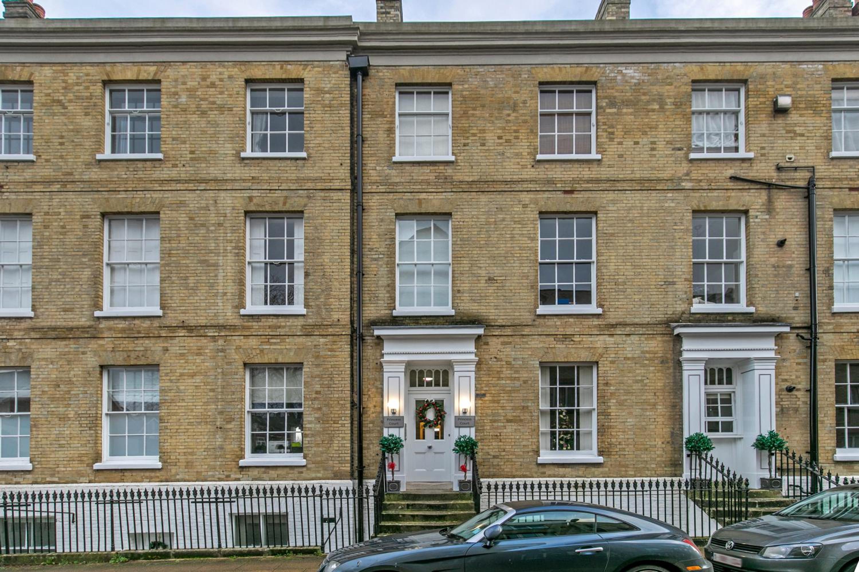 Hotel The Sky Penthouse - Image 1