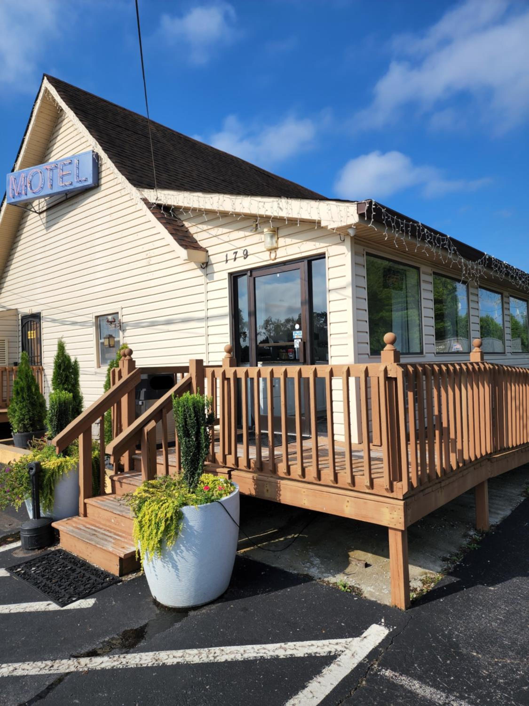 Asheville Vacations - Drakes Creek Inn - formerly The Relax Inn - Property Image 14