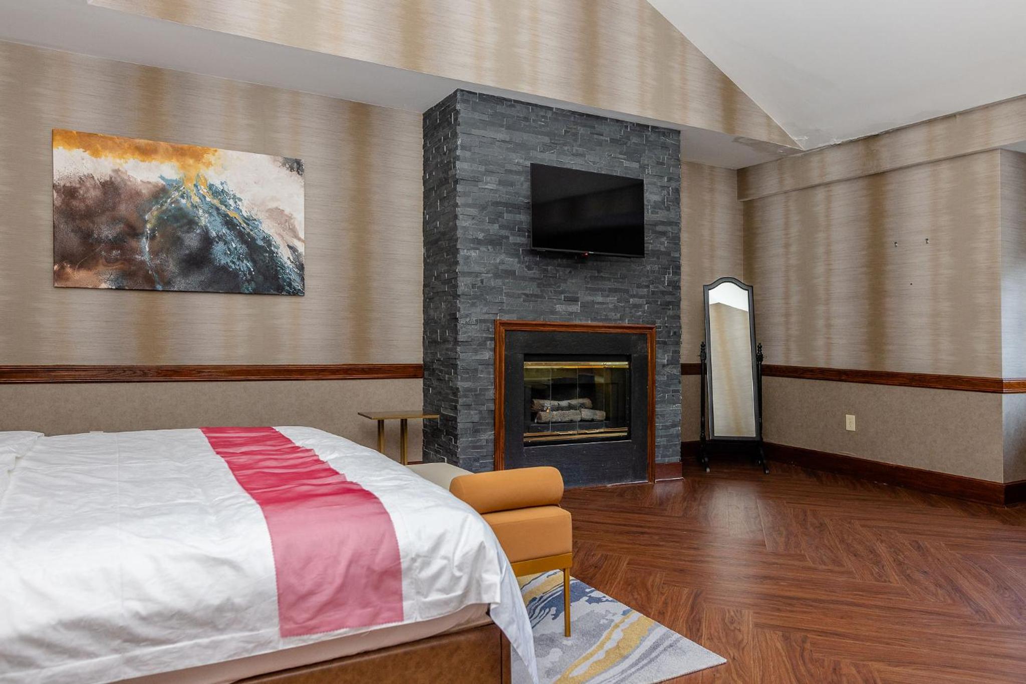 Chateau Merrimack Hotel & Spa