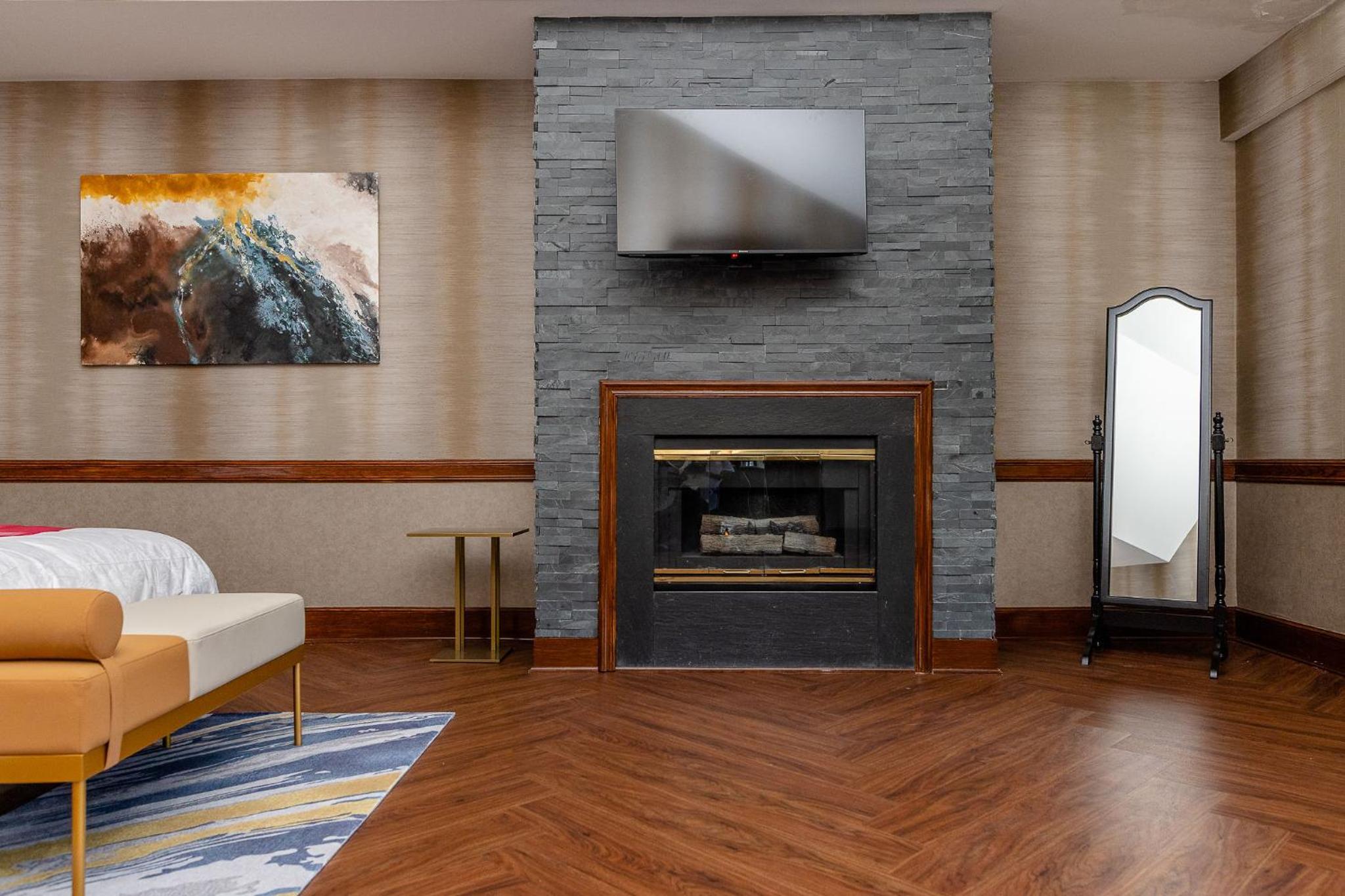 Chateau Merrimack Hotel & Spa