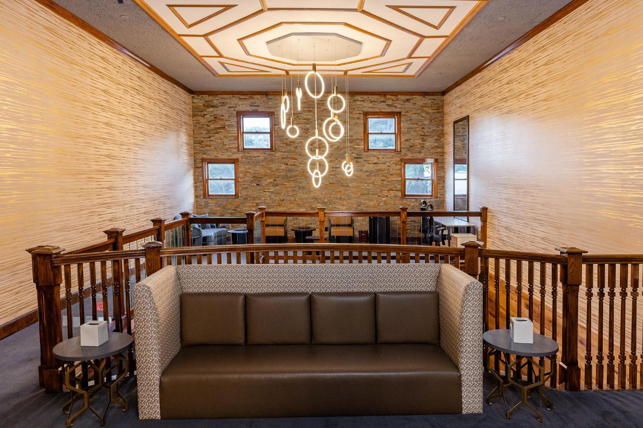 Chateau Merrimack Hotel & Spa