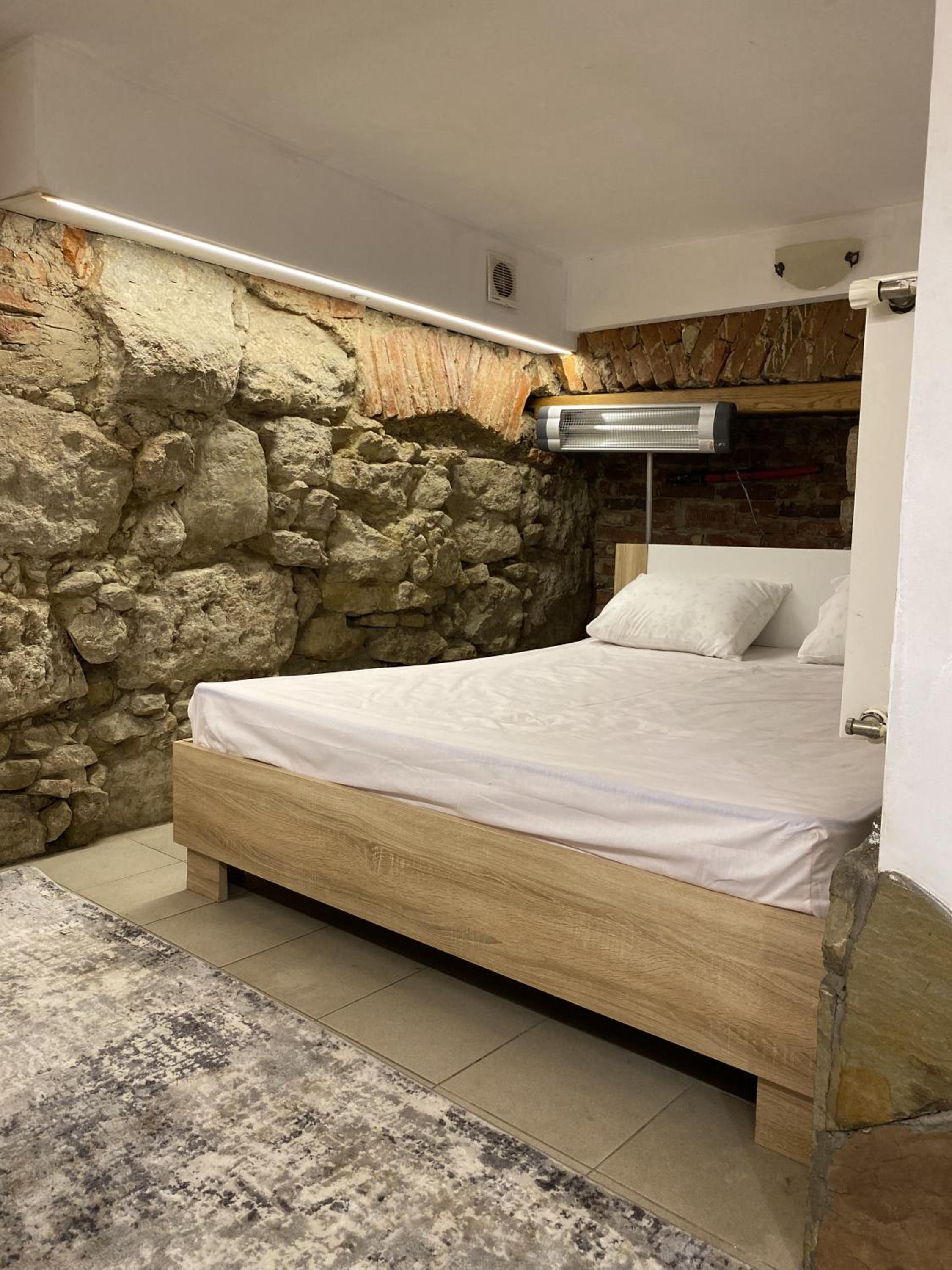 Lounge Capsule Hostel view 4