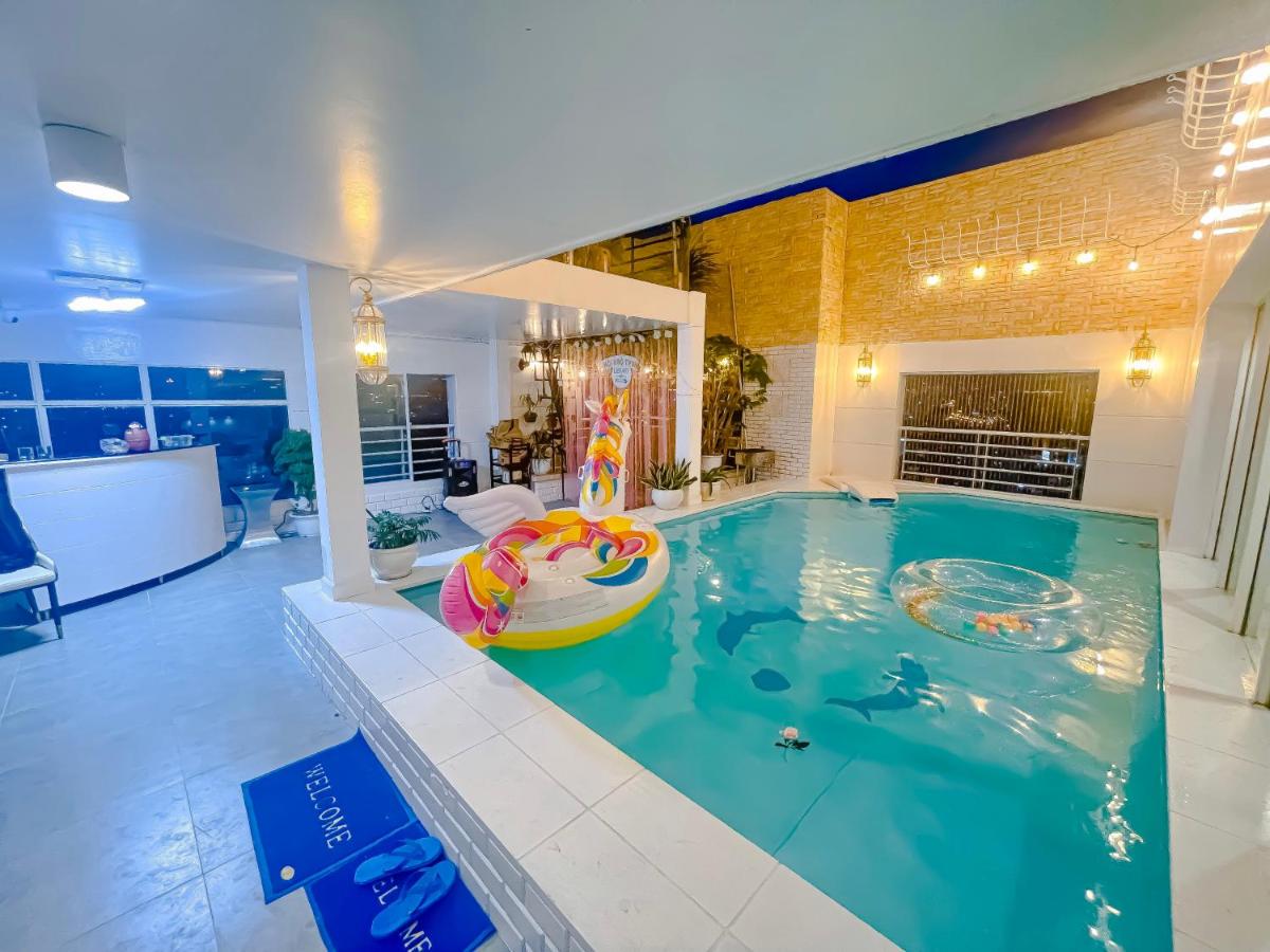 White Penthouse - Rooftop Pool Private - Central City