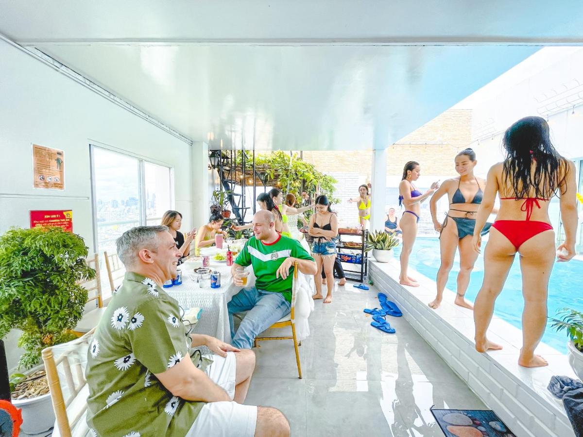 White Penthouse - Rooftop Pool Private - Central City