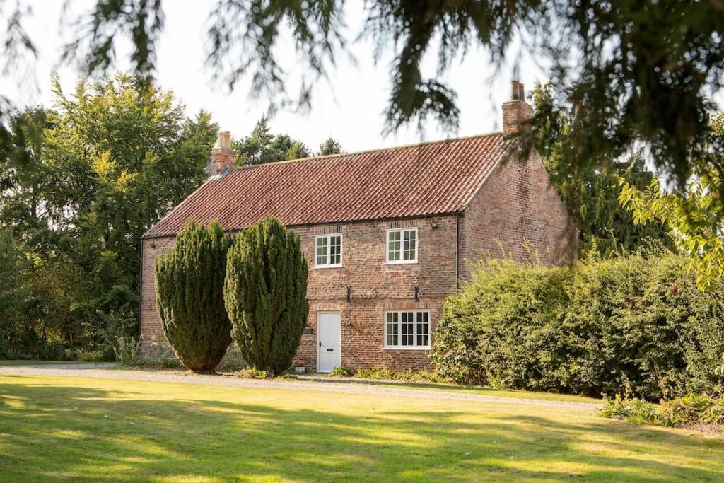 Stunning 4 bedroom farm house — York