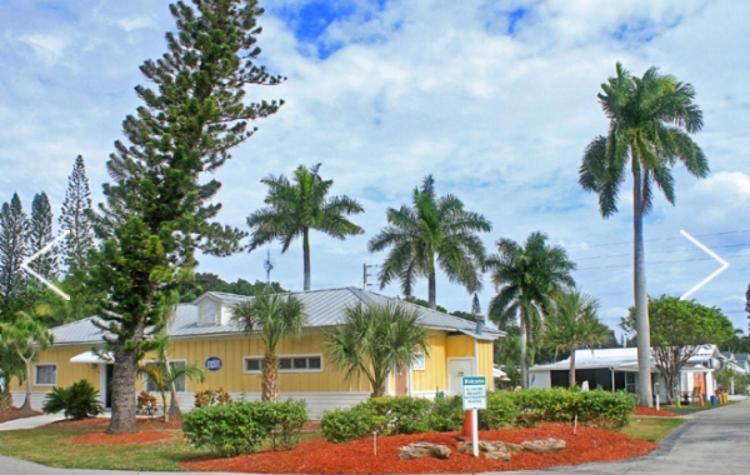 Hotel NEW Fort Myers Beach RV Resort 2 Bedroom 1 Bath