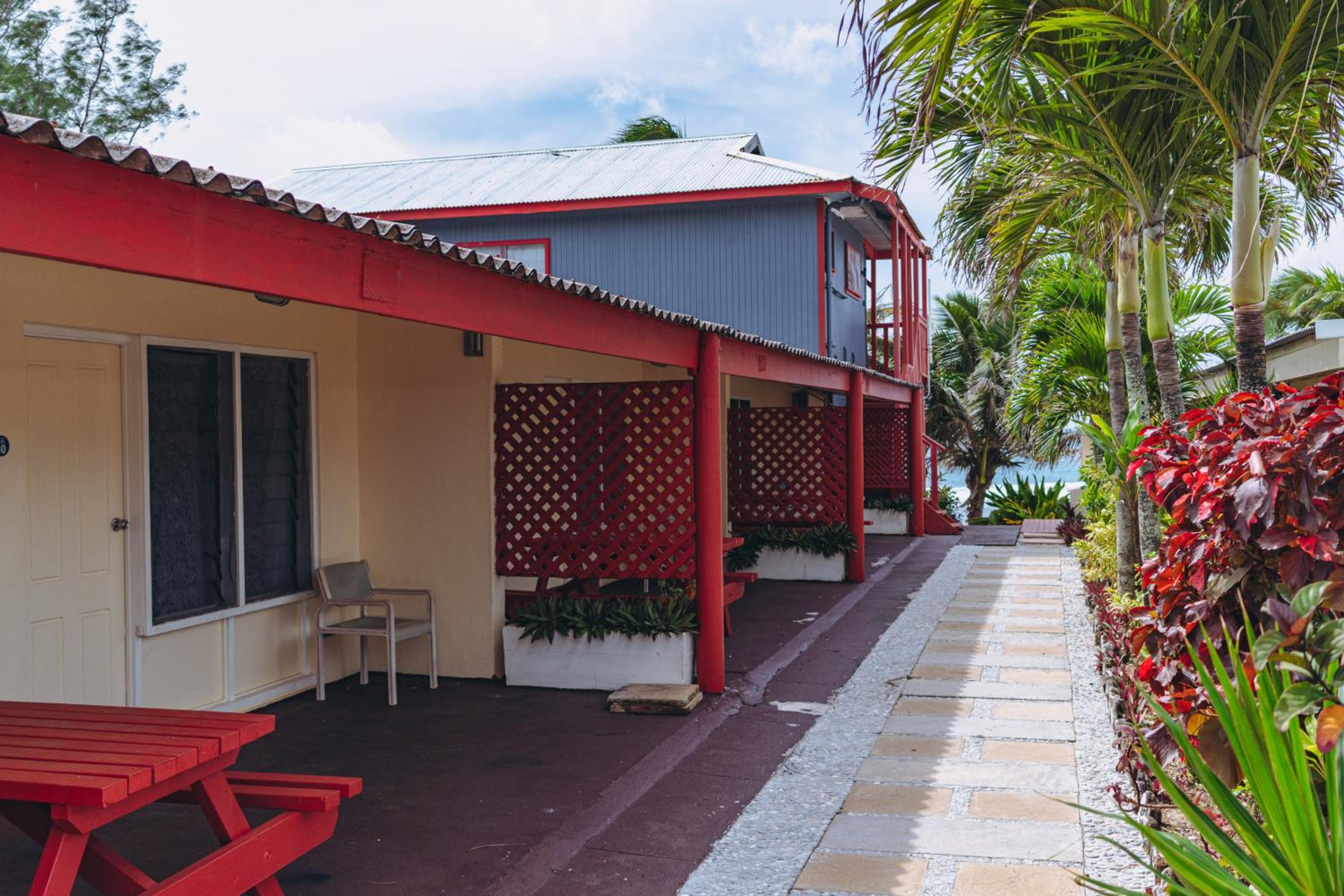 Kiikii Inn & Suites