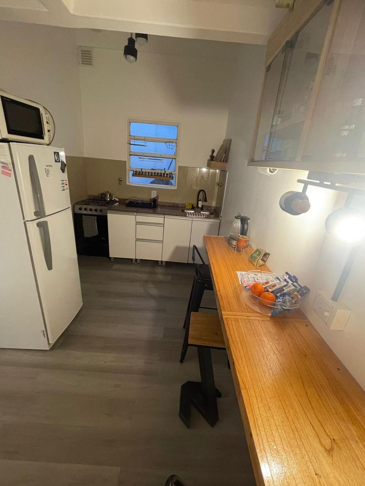 3 ambientes con balcón y Pràctico, lindo y con todo cerca!