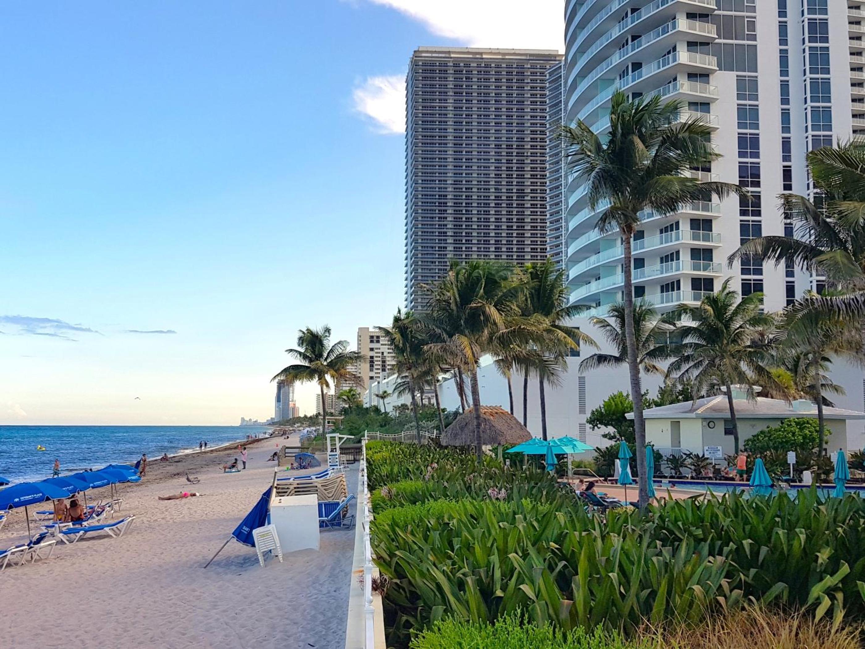 On The Beach - Lux 2 Bedroom Miami view 3