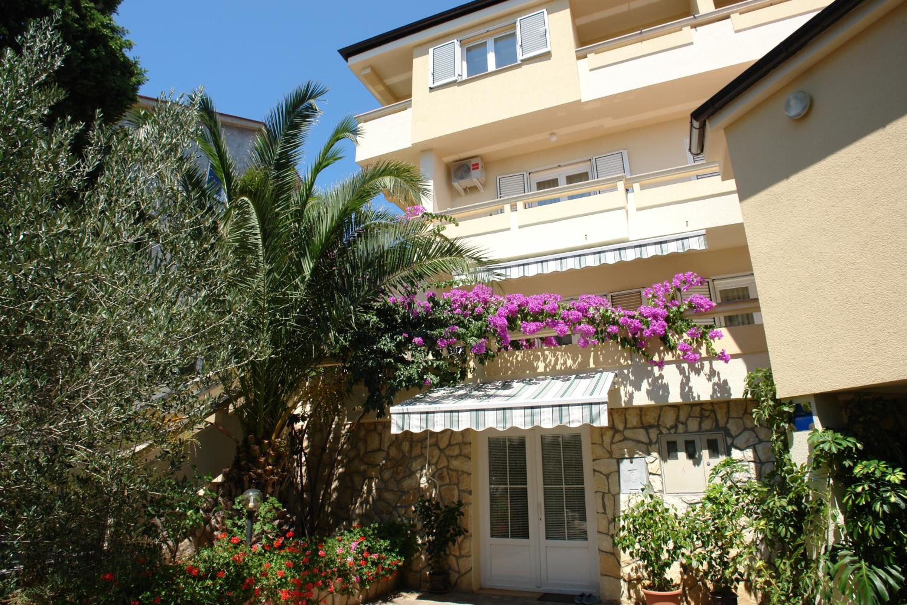 Apartments with parking space Mandre, Pag - 18748 view 2