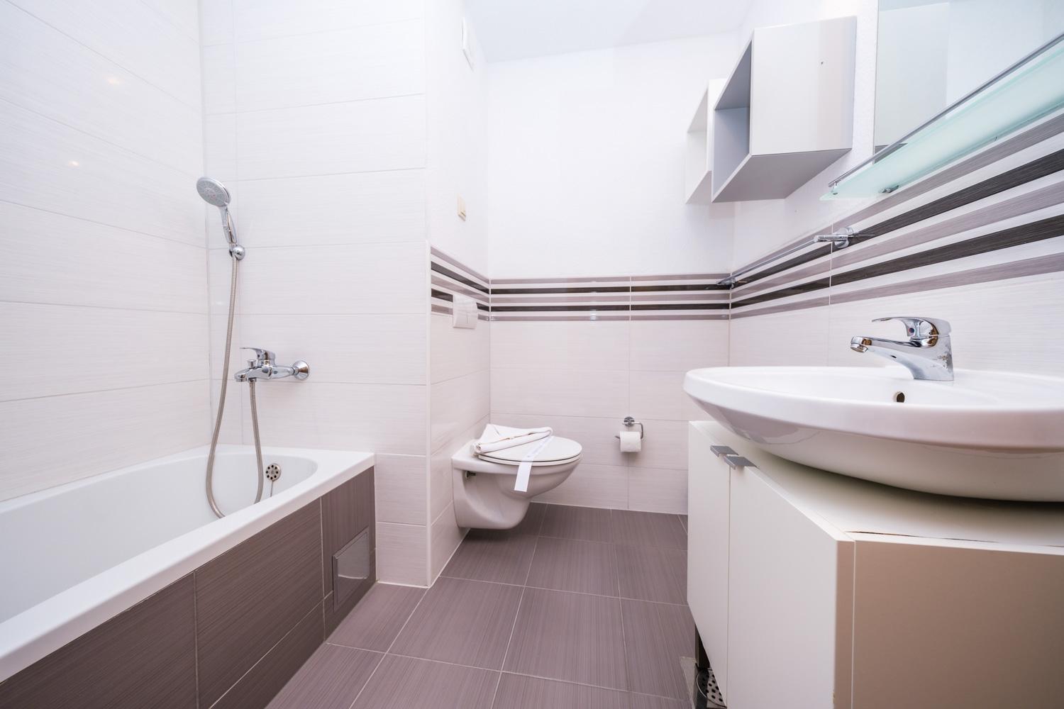 Family-friendly apartments with swimming pool Mavarstica, Ciovo - 18744