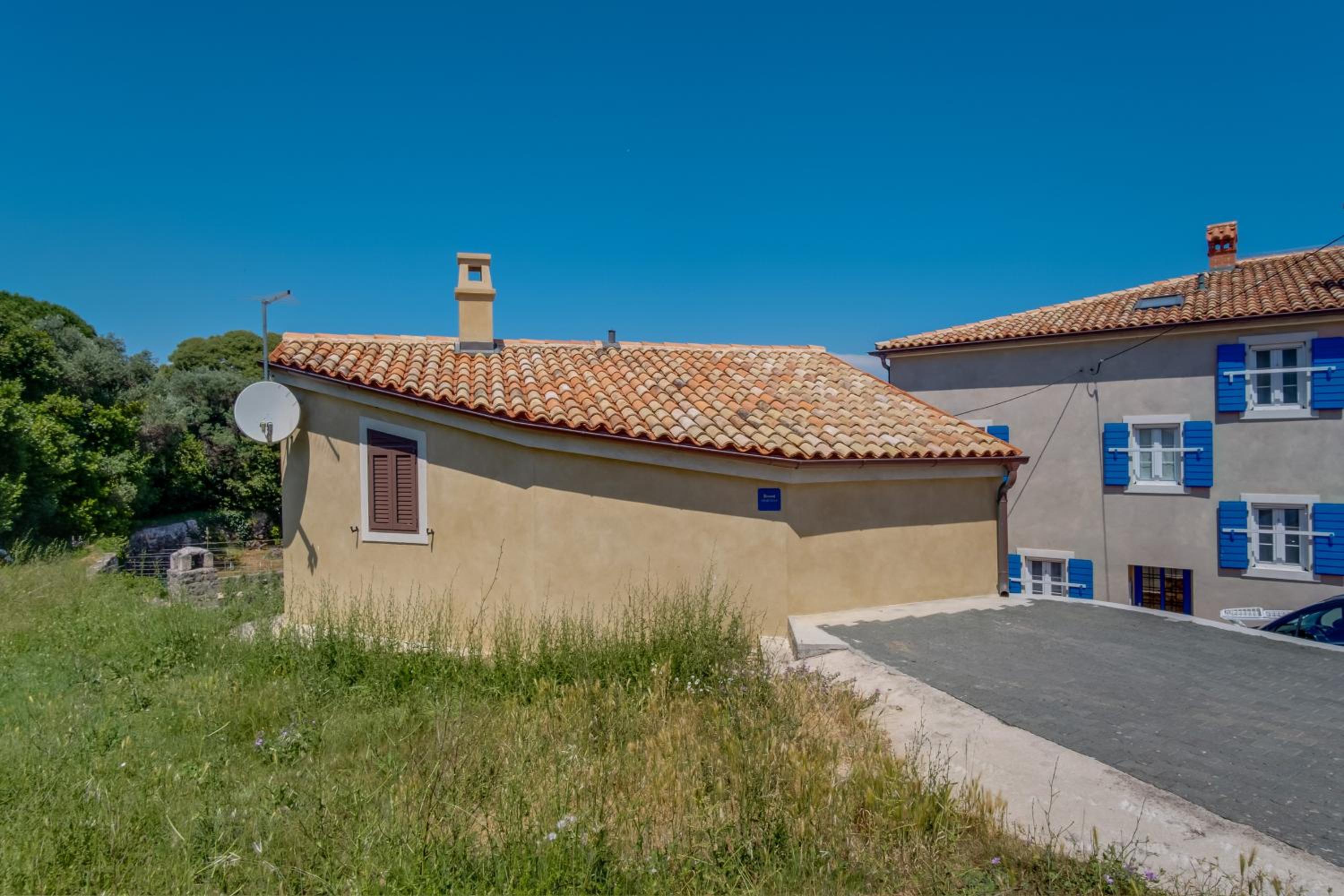 Apartments by the sea Nerezine, Losinj - 18734 view 3