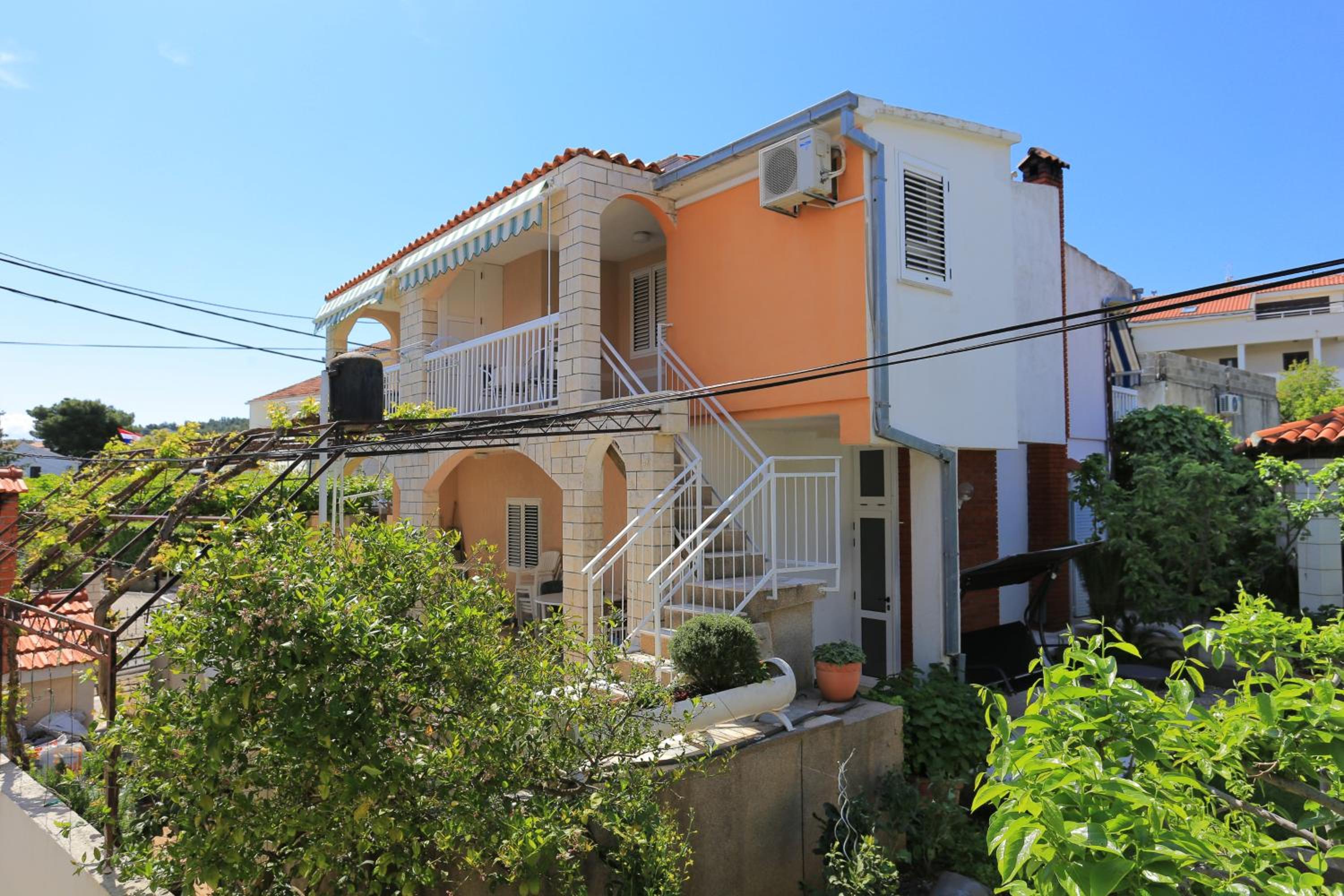 Apartments by the sea Arbanija, Ciovo - 18797 view 3