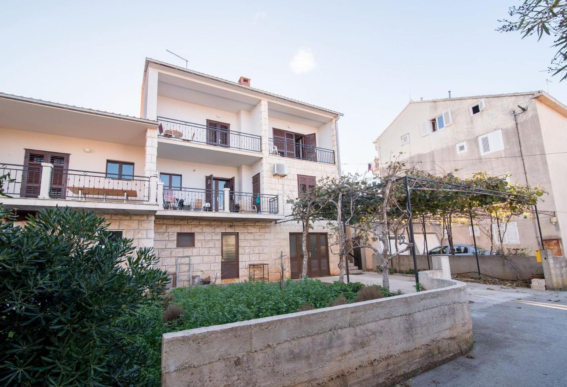 Apartments with parking space Supetar, Brac - 18825 view 2