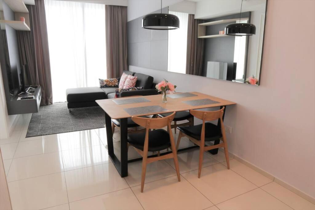 MyCrib45*The Robertson KL-B.Bintang