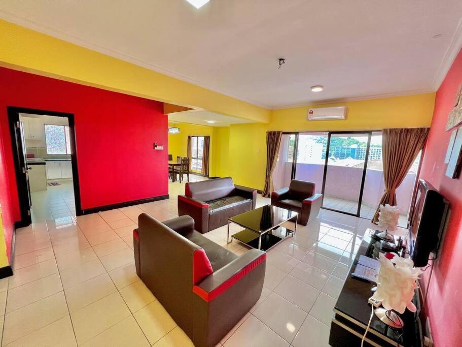 5 BEDROOMS MARINA COURT PENTHOUSE VACATION HOME KOTA KINABALU - 15 pax photo 5