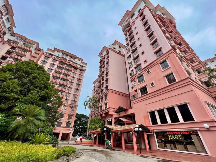 5 BEDROOMS MARINA COURT PENTHOUSE VACATION HOME KOTA KINABALU - 15 pax photo 2