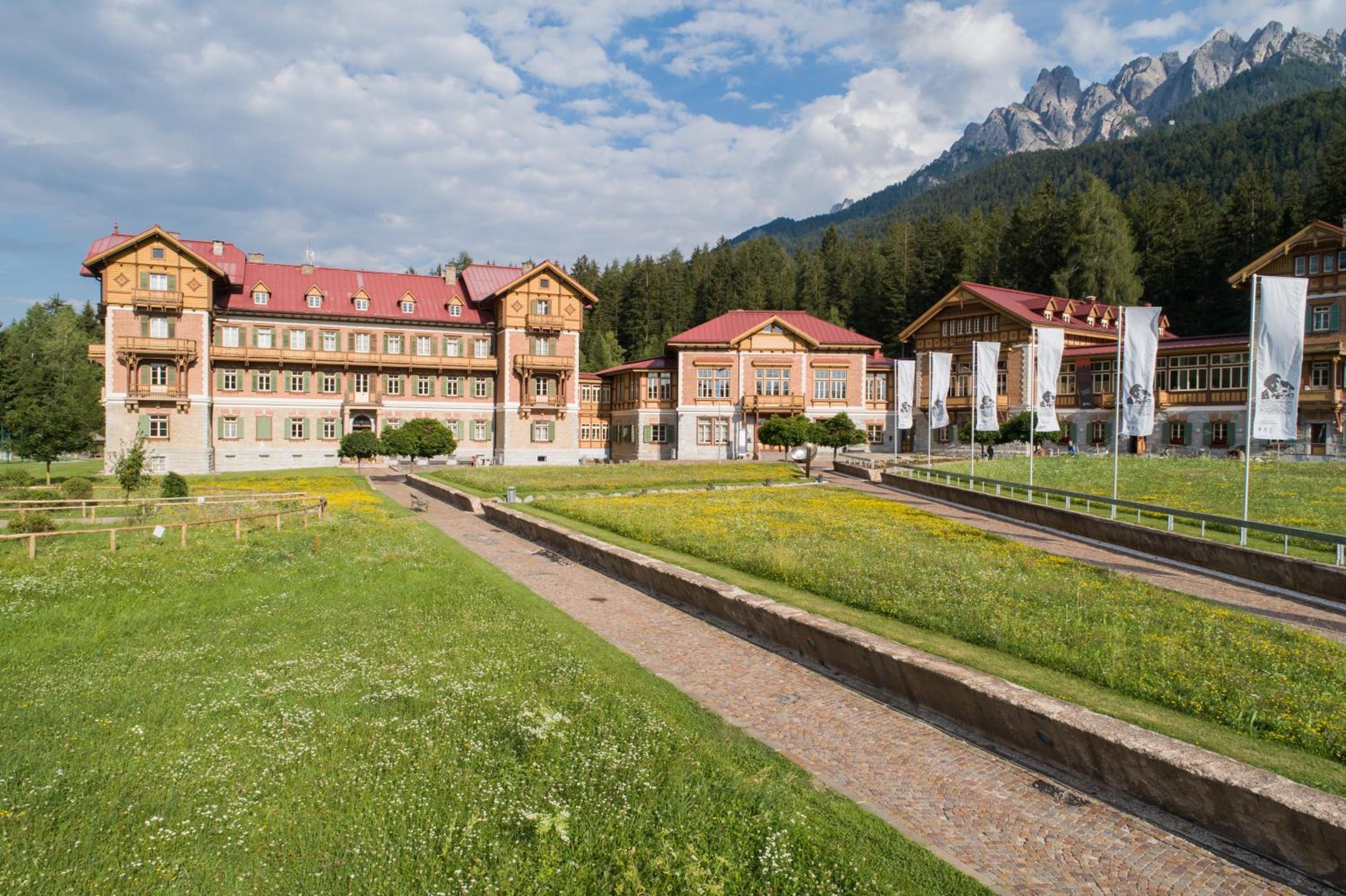 Guesthouse - Cultural Center Gustav Mahler view 2