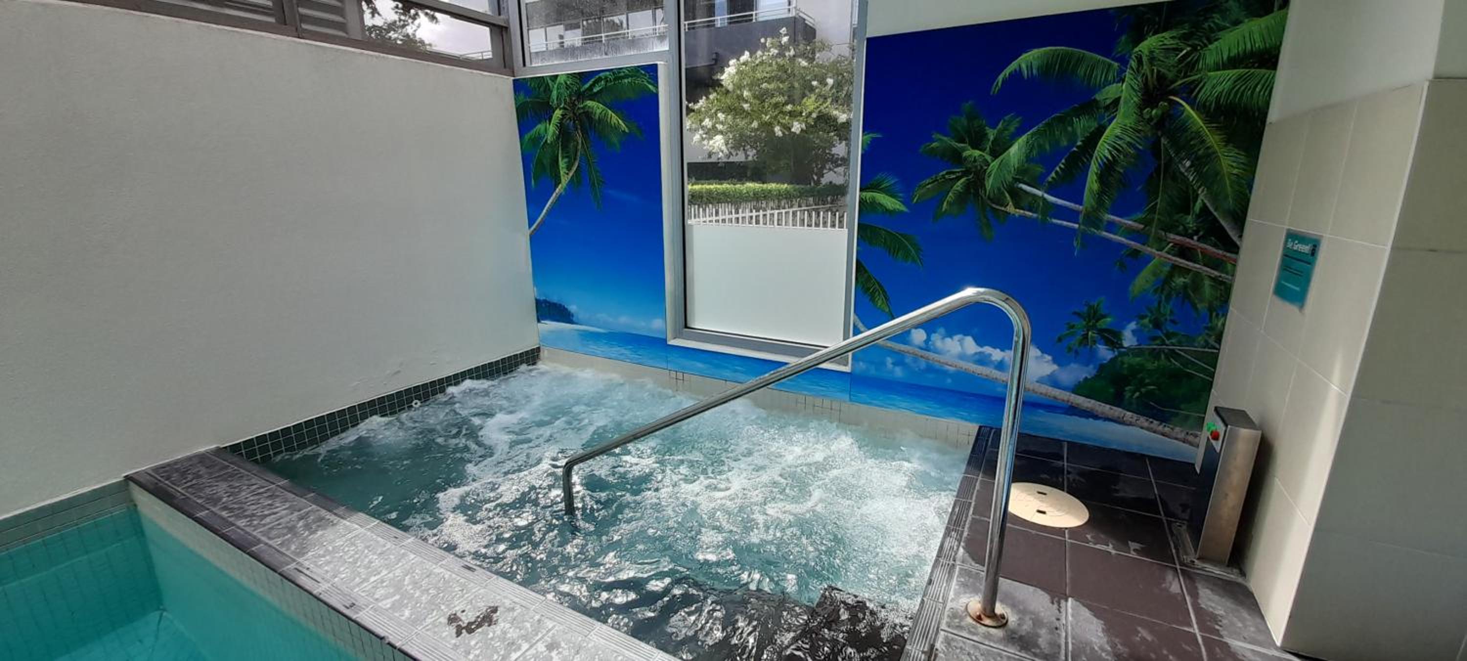 beautiful apartment 100mts near the beach in Port Melbourne view 5