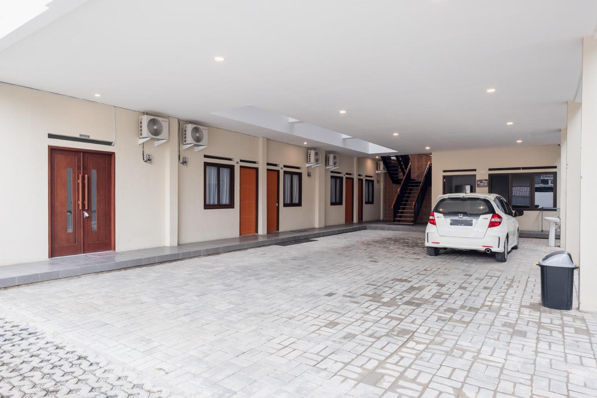 Singgahsini Tugu 27 Pondok Gede Kota Bekasi view 4
