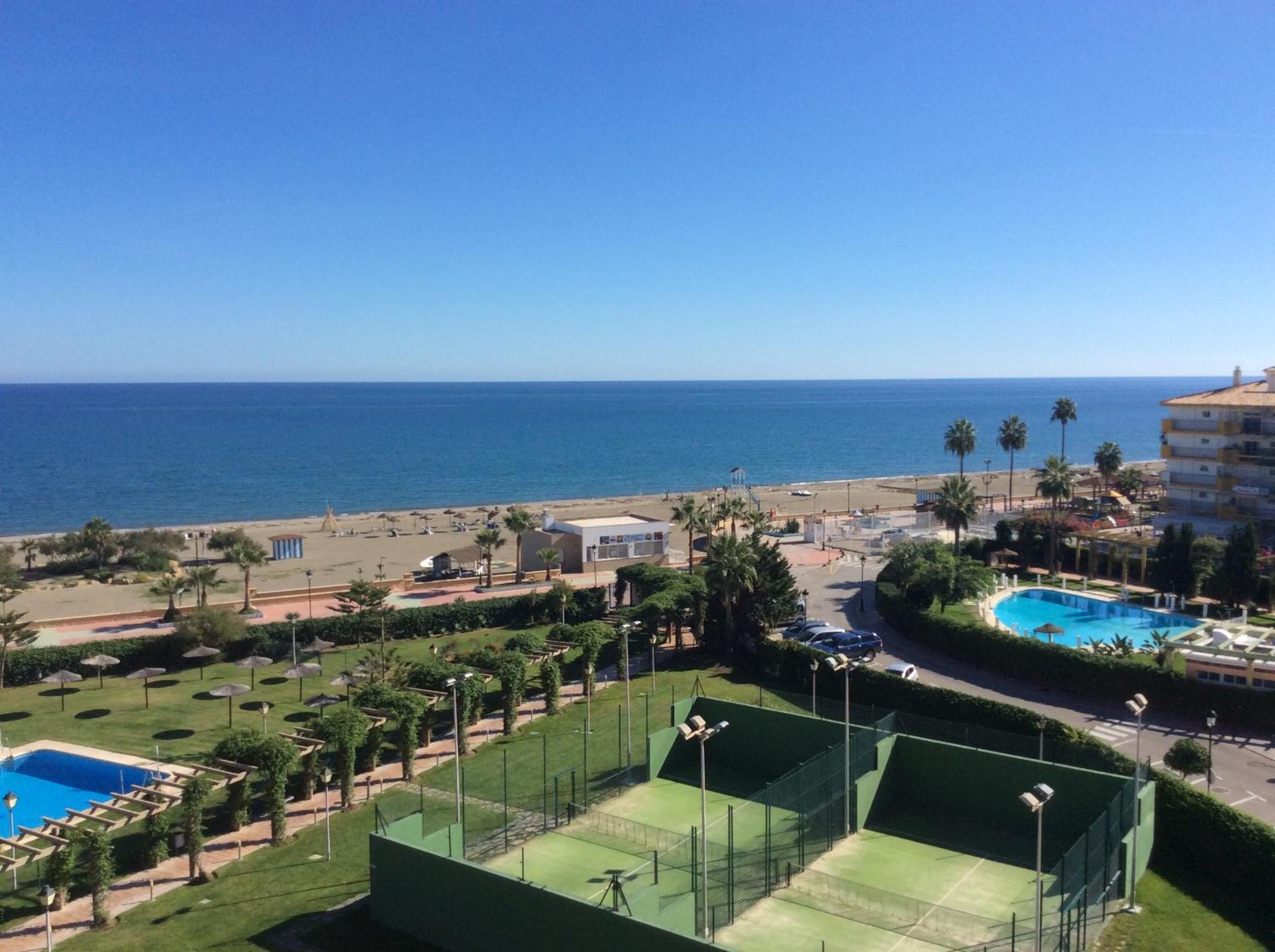 Stunning Penthouse in San Luis de Sabinillas photo 2