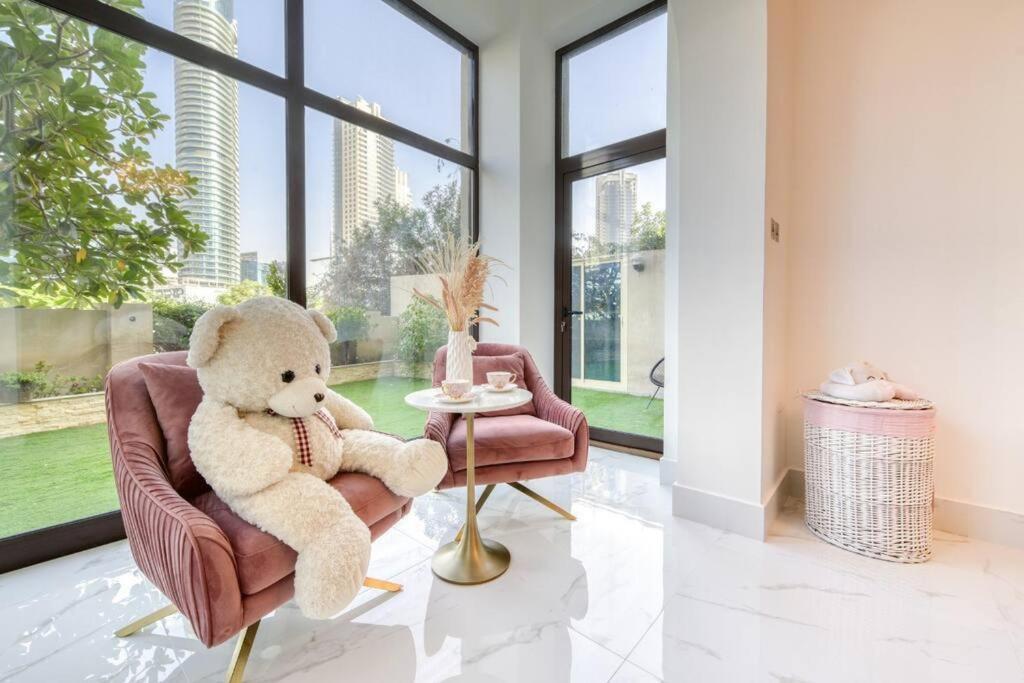Downtown Beautiful 1bed with outdoor Garden