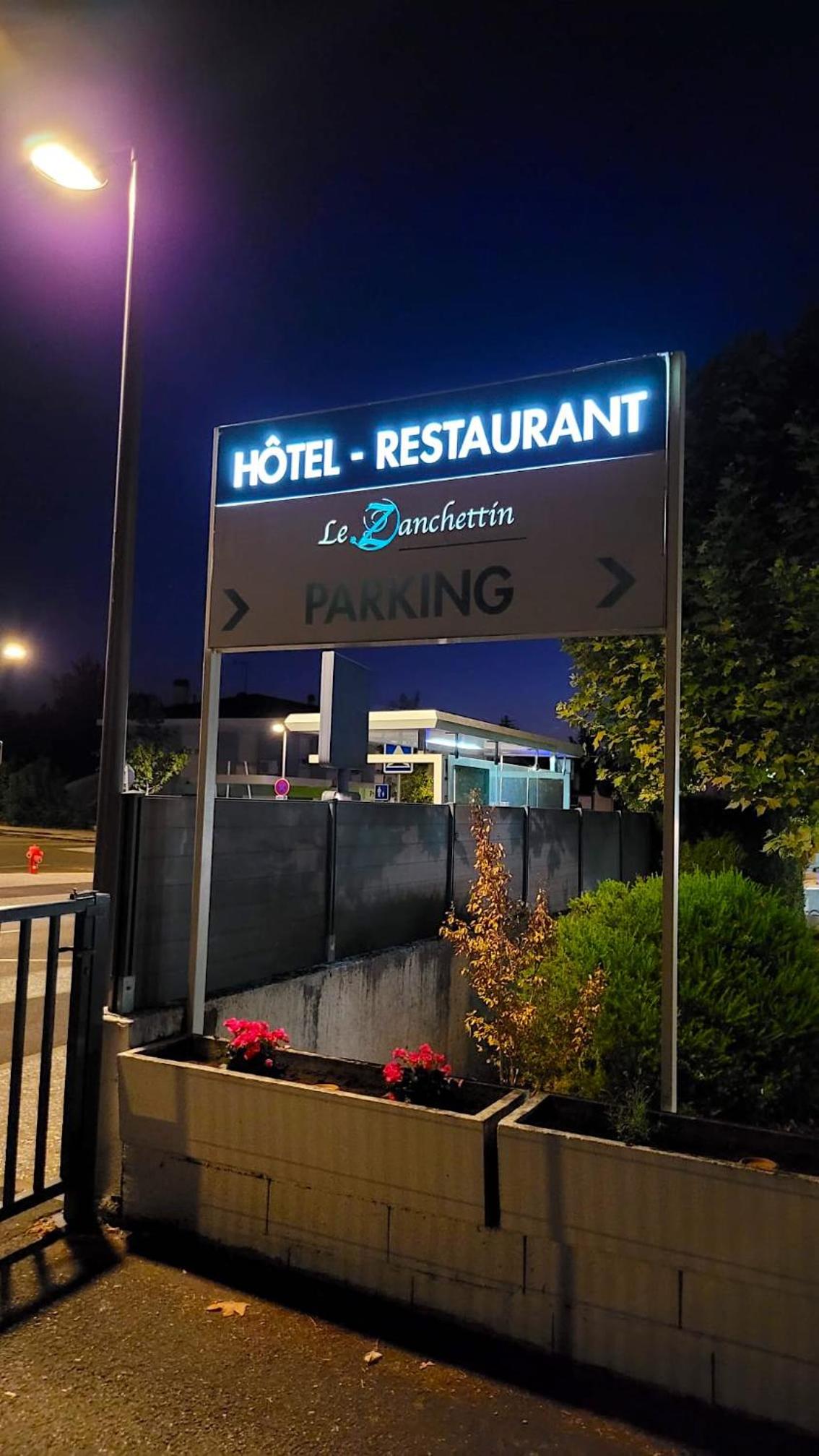 restaurant