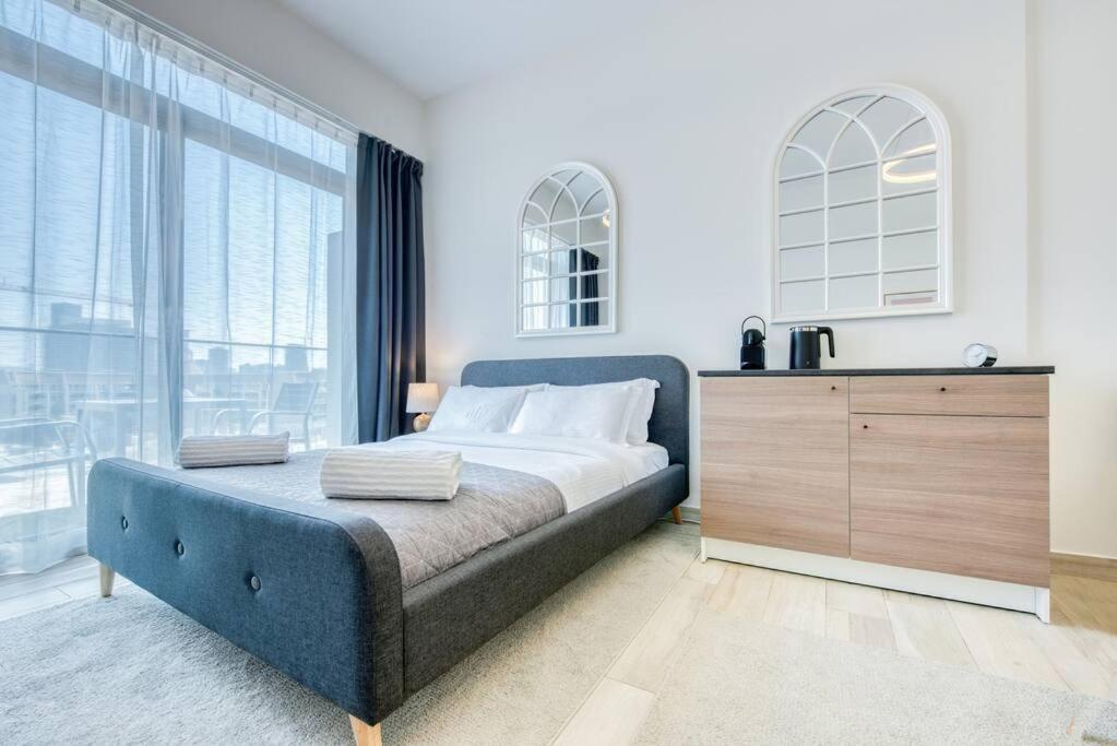 Charming and Immaculate Studio in JVC