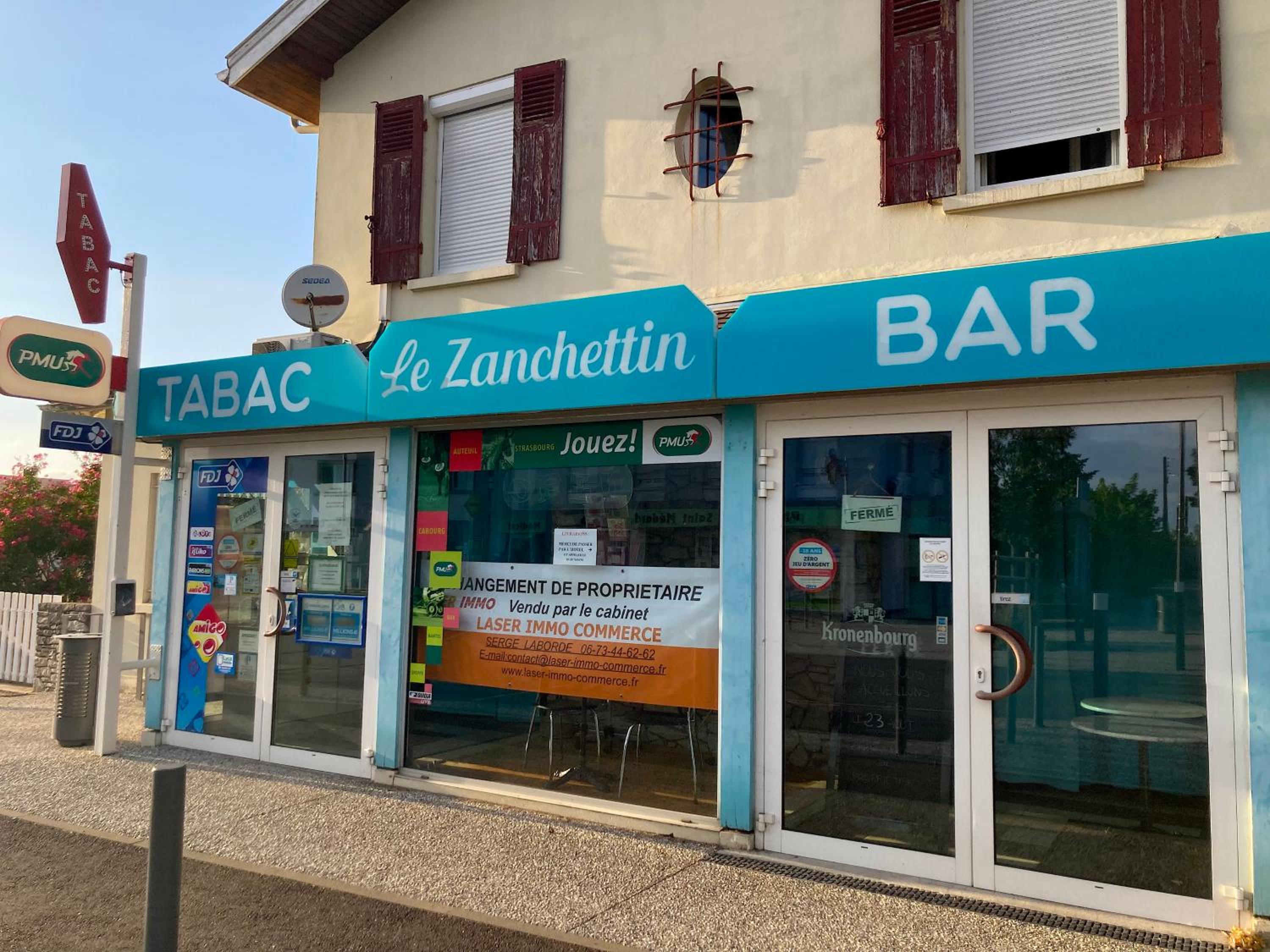 bar