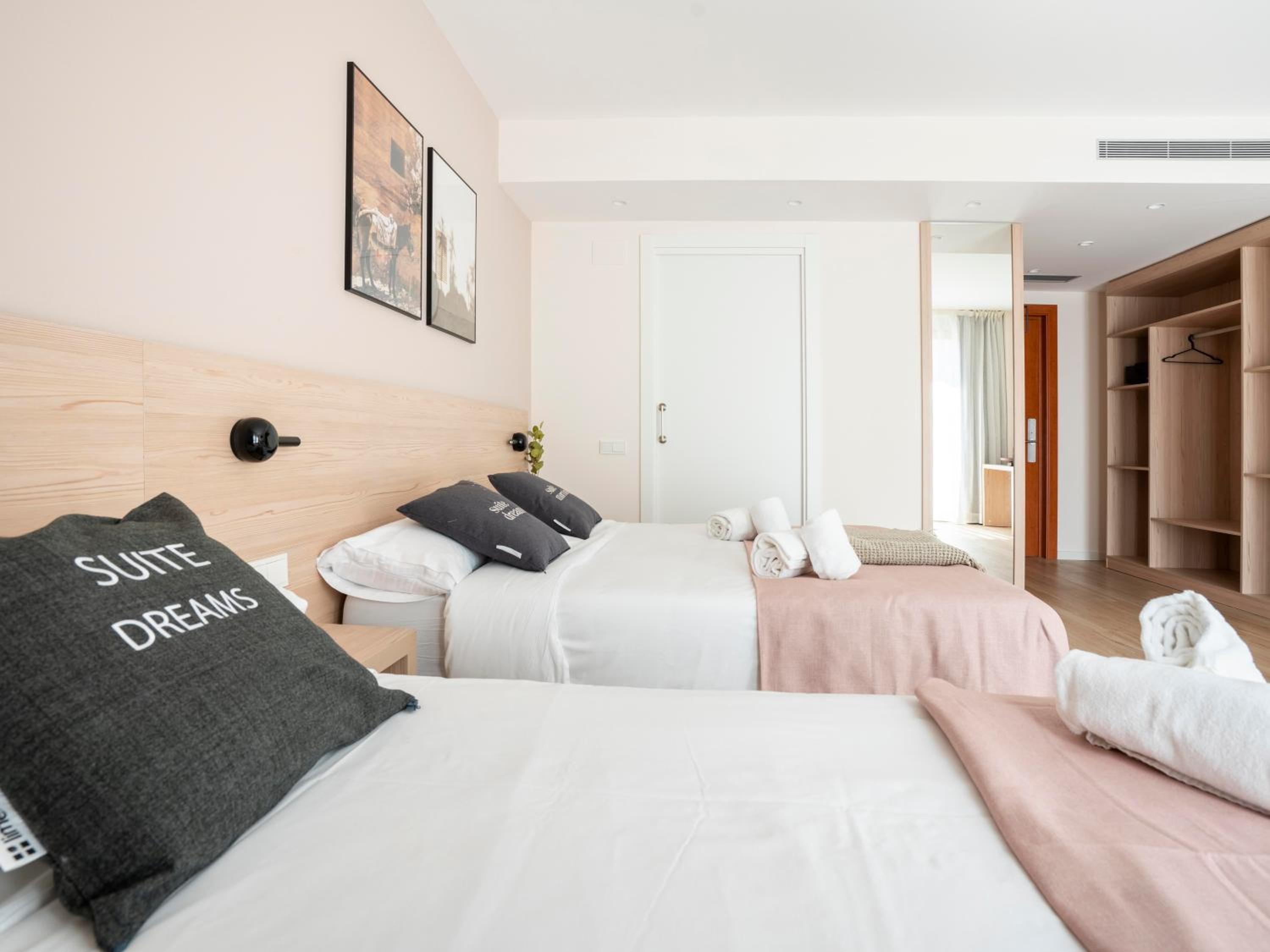 Limehome Barcelona Carrer de Besalú 82 photo 4