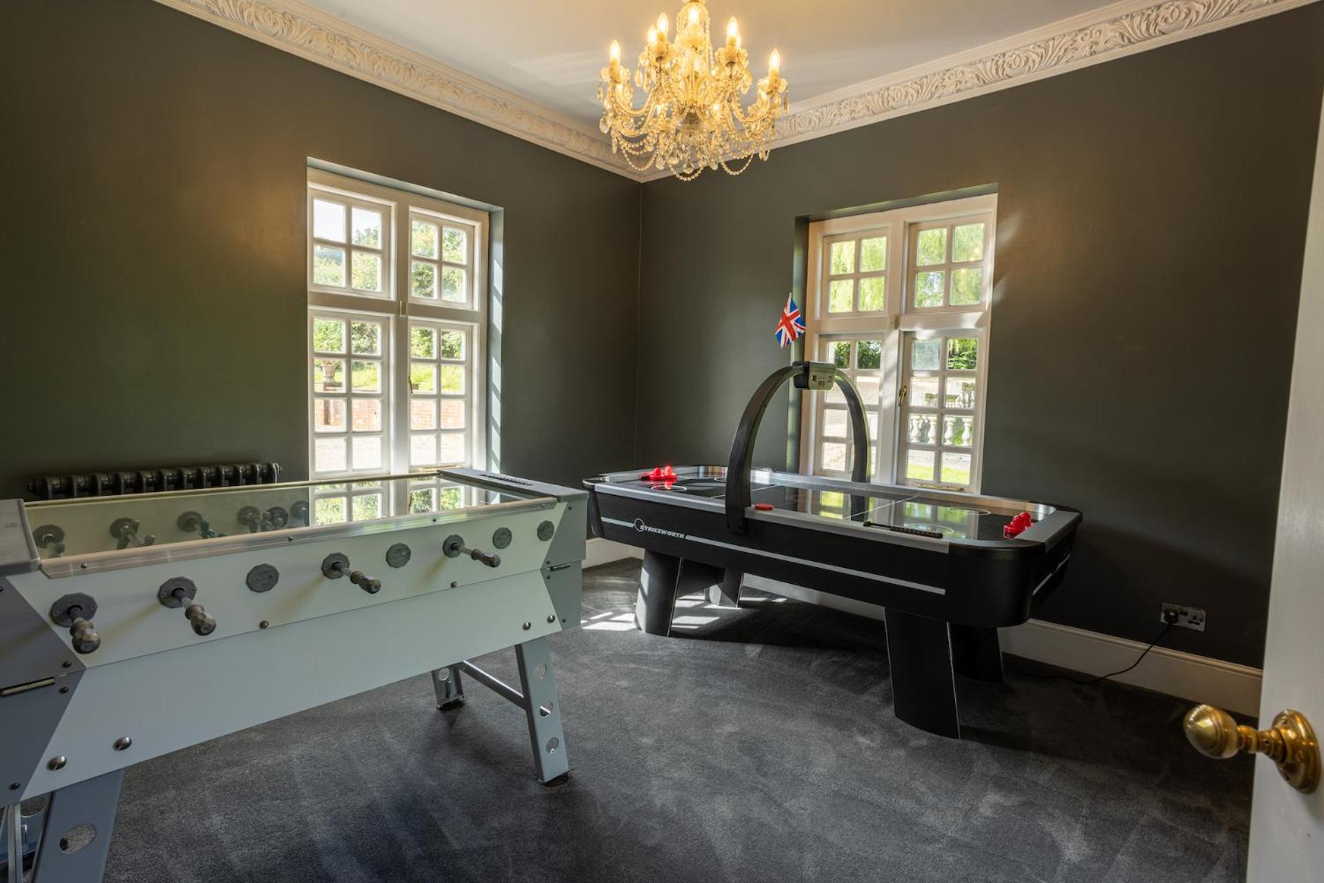Eastwood Observatory: 12 bedrooms, swimming pool and tennis court view 2