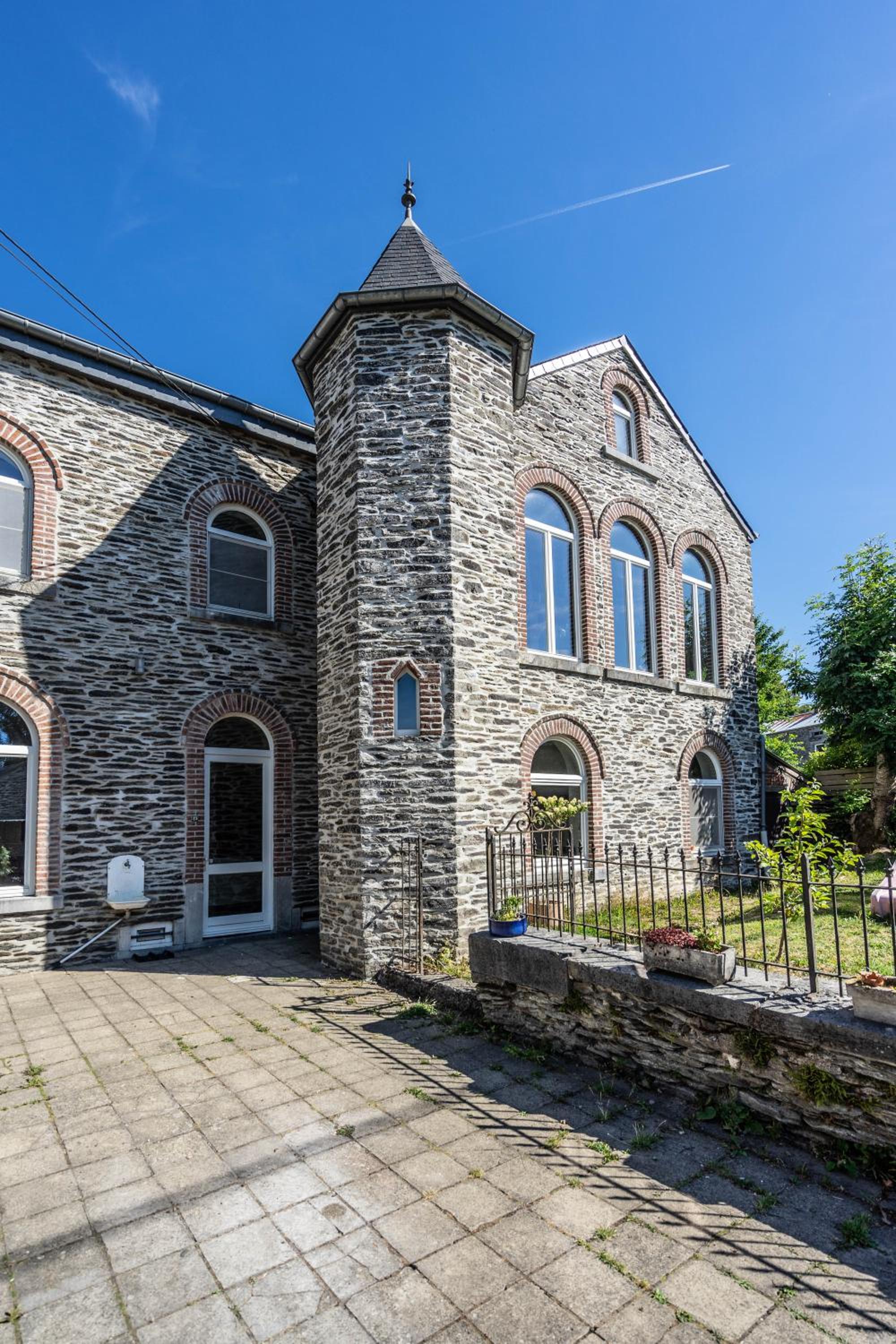 La Petite Ecole