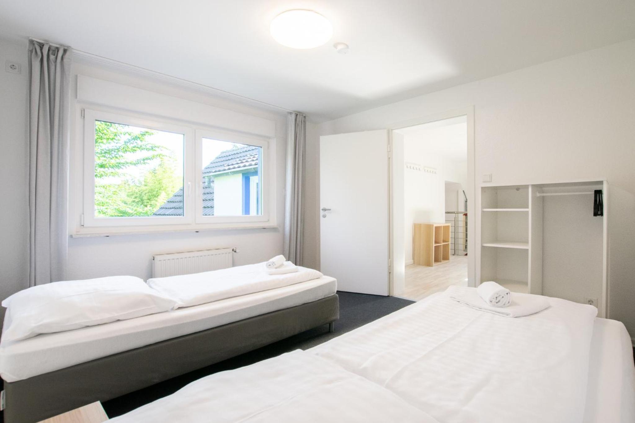 Tolstov Apartments - 3 Room Apartments with Garden - 20 Min Messe DUS & Airport DUS view 5