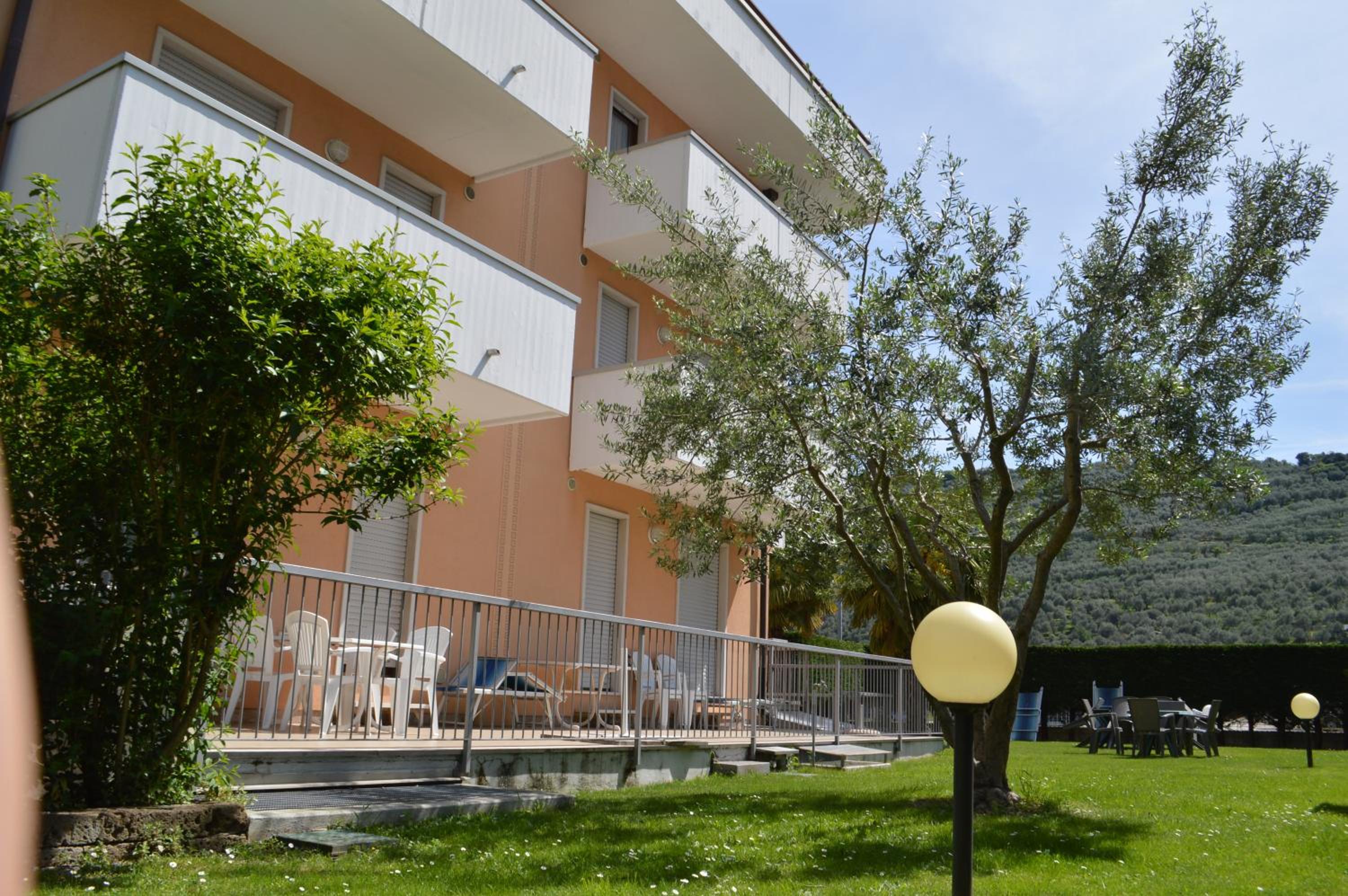 Appartamenti per Vacanze "Villa Elvi" view 3