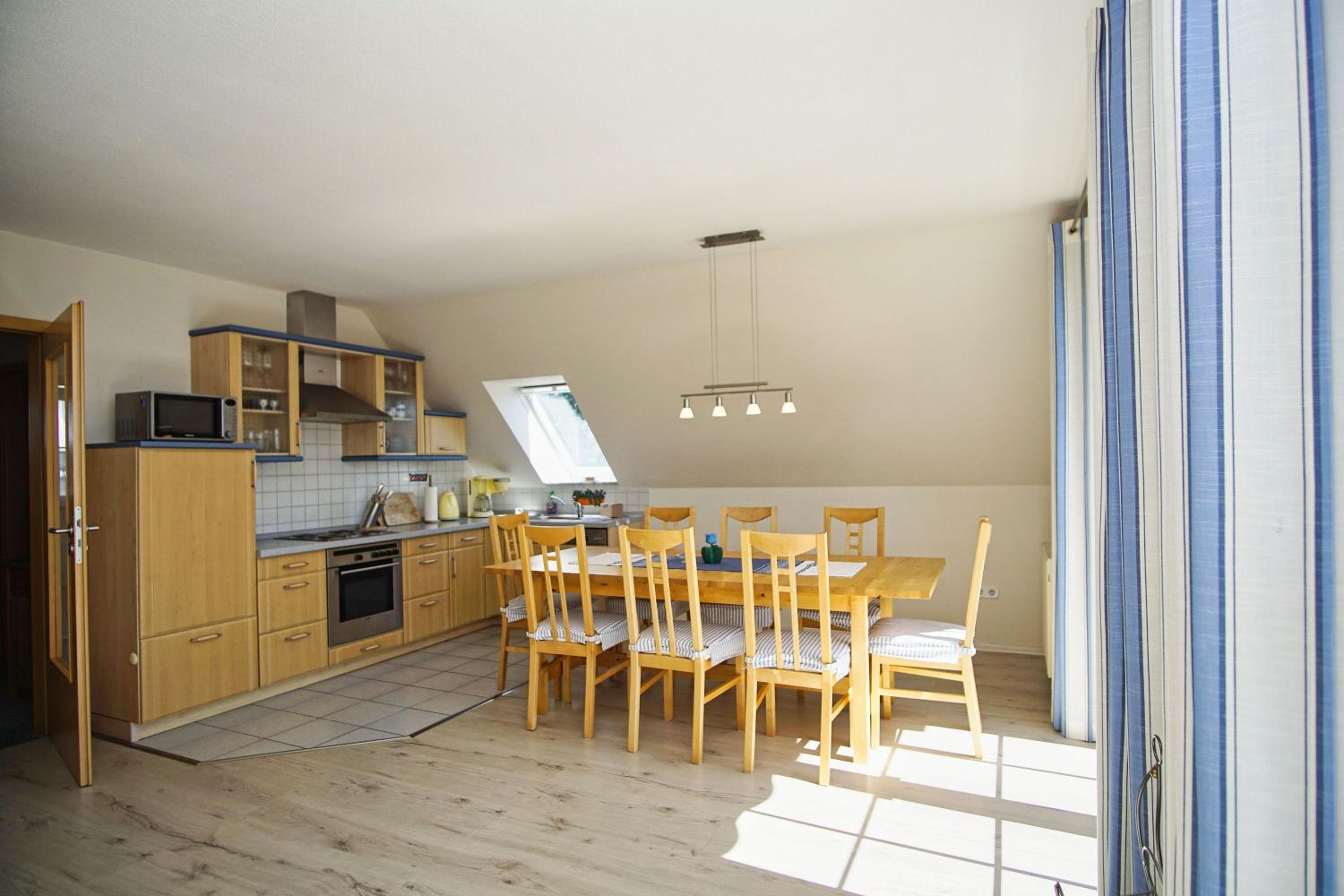 nah am Meer, Meerblick, gratis Nutzung vom AHOI Erlebnisbad und Sauna in Sellin - Haus Inselblick FeWo 03