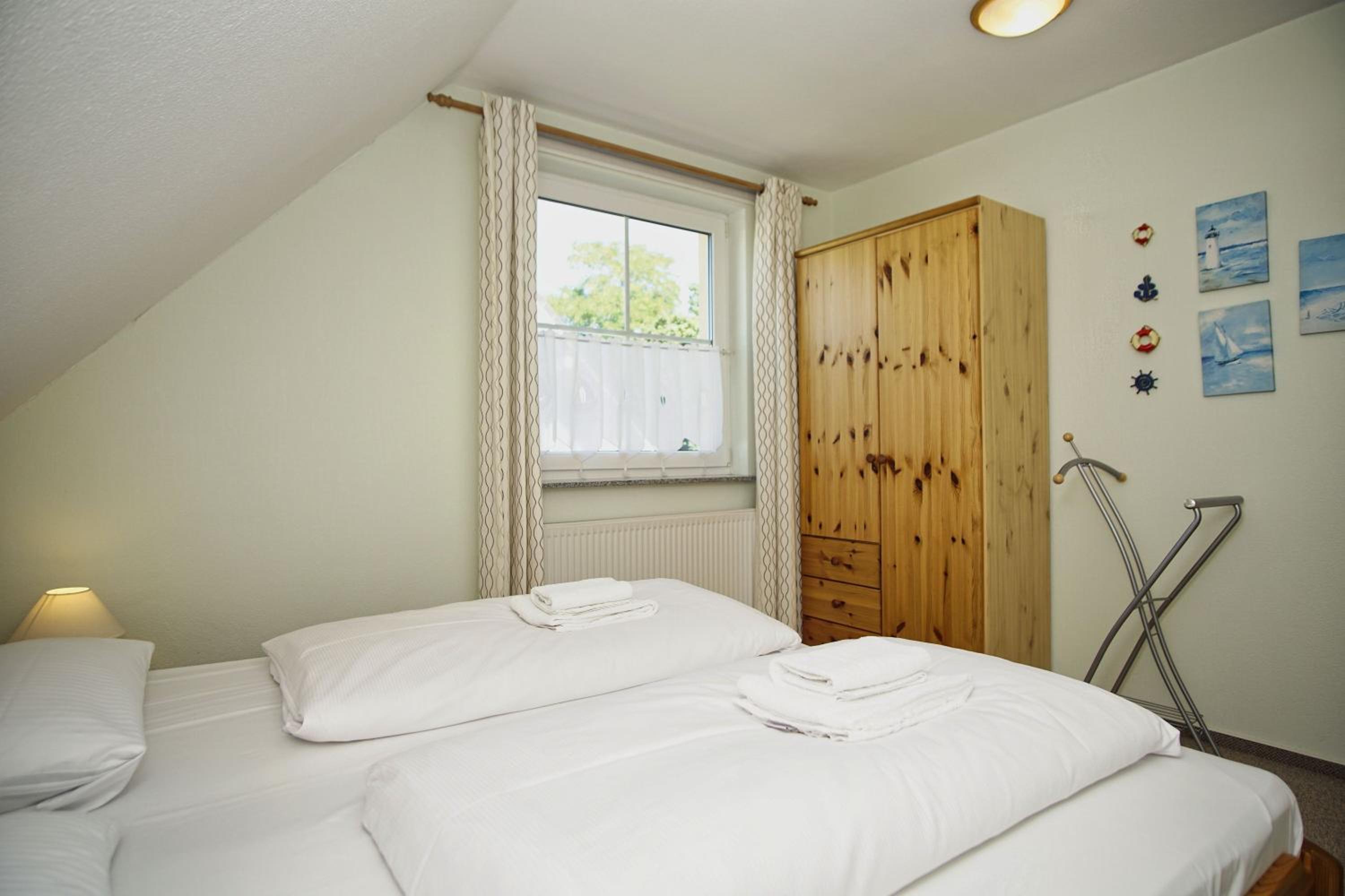 nah am Meer, Meerblick, gratis Nutzung vom AHOI Erlebnisbad und Sauna in Sellin - Haus Inselblick FeWo 03