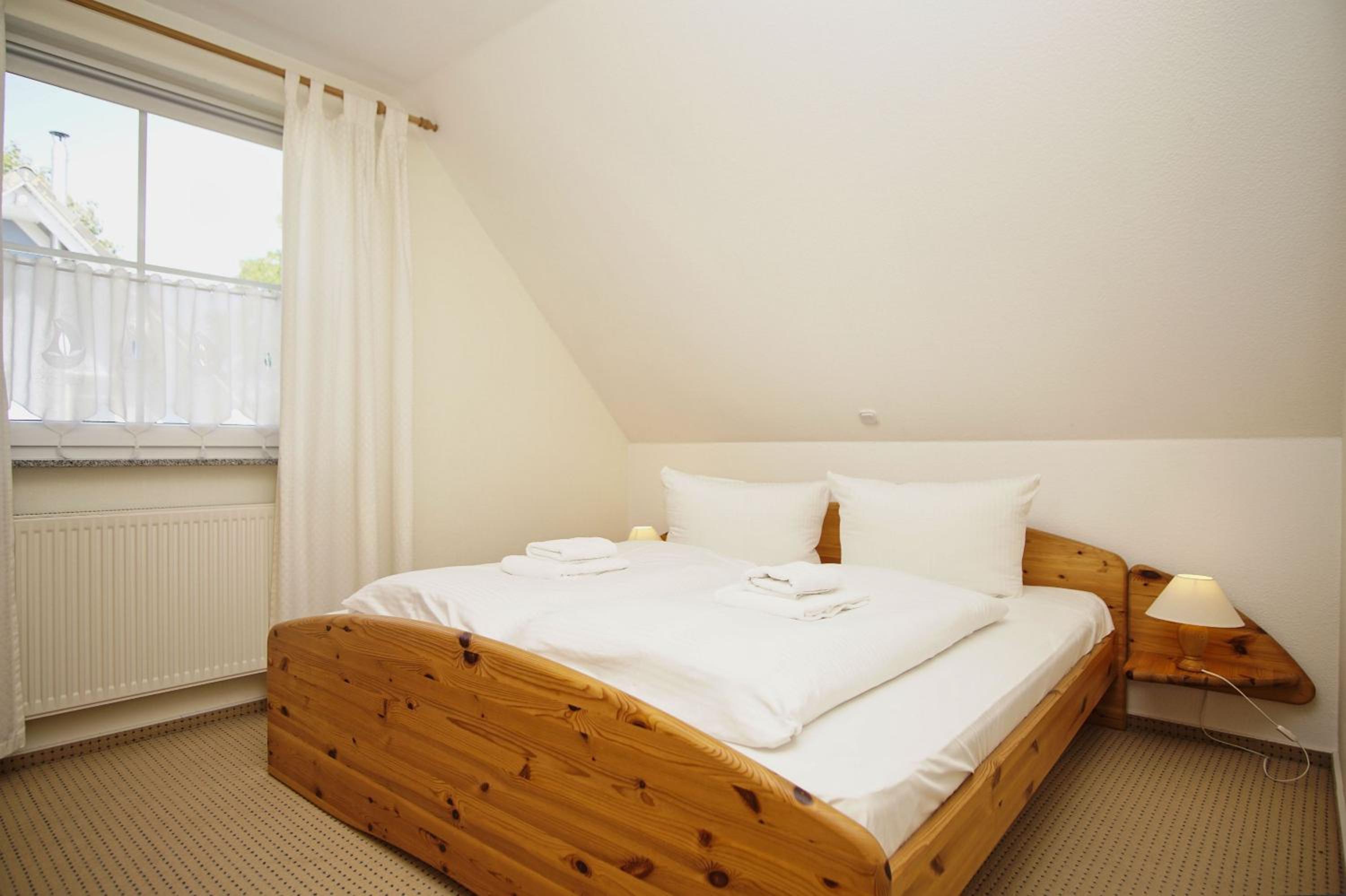 nah am Meer, Meerblick, gratis Nutzung vom AHOI Erlebnisbad und Sauna in Sellin - Haus Inselblick FeWo 03