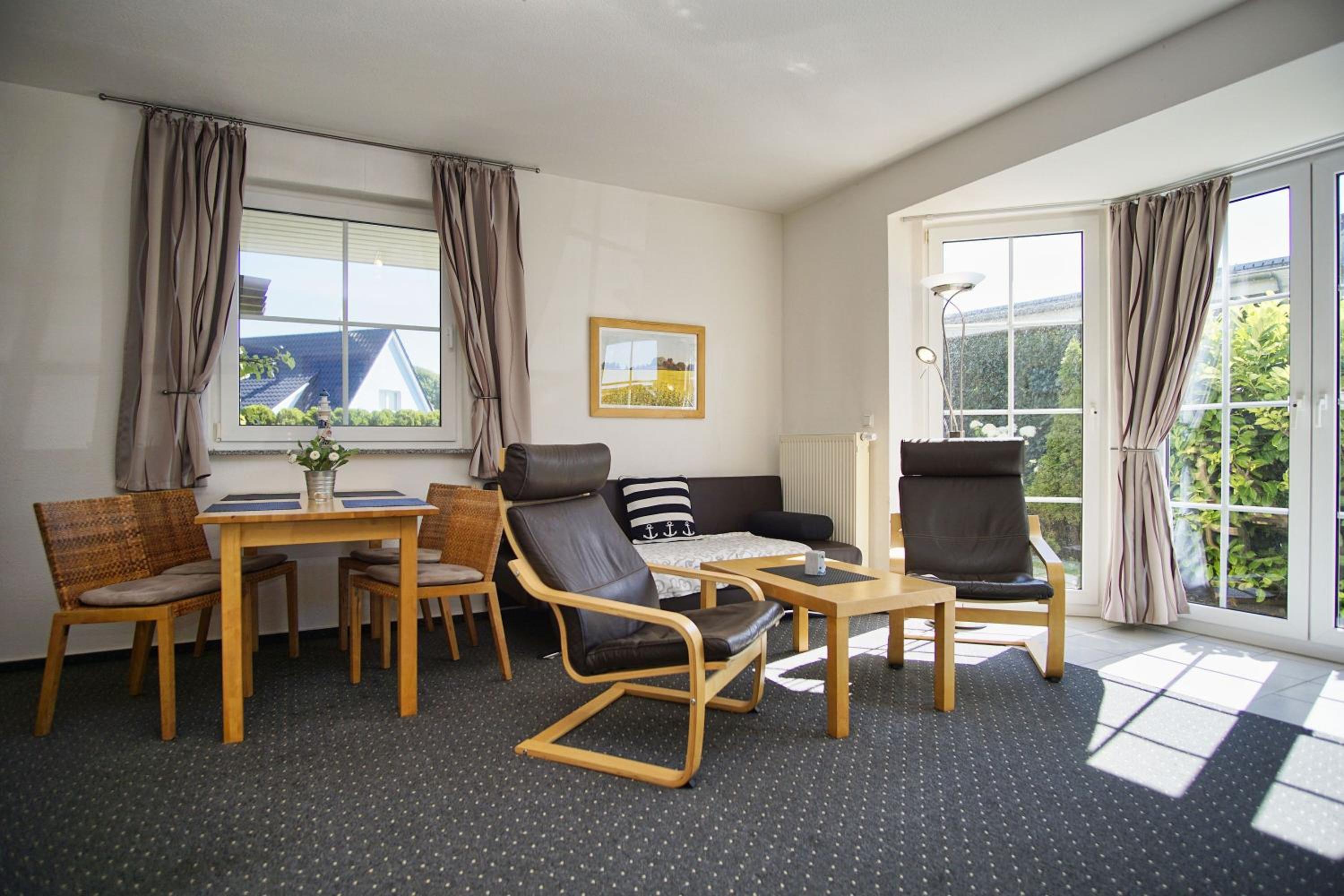 nah am Meer, ruhige Lage, gratis Nutzung vom AHOI Erlebnisbad und Sauna in Sellin - Haus Inselblick FeWo 02