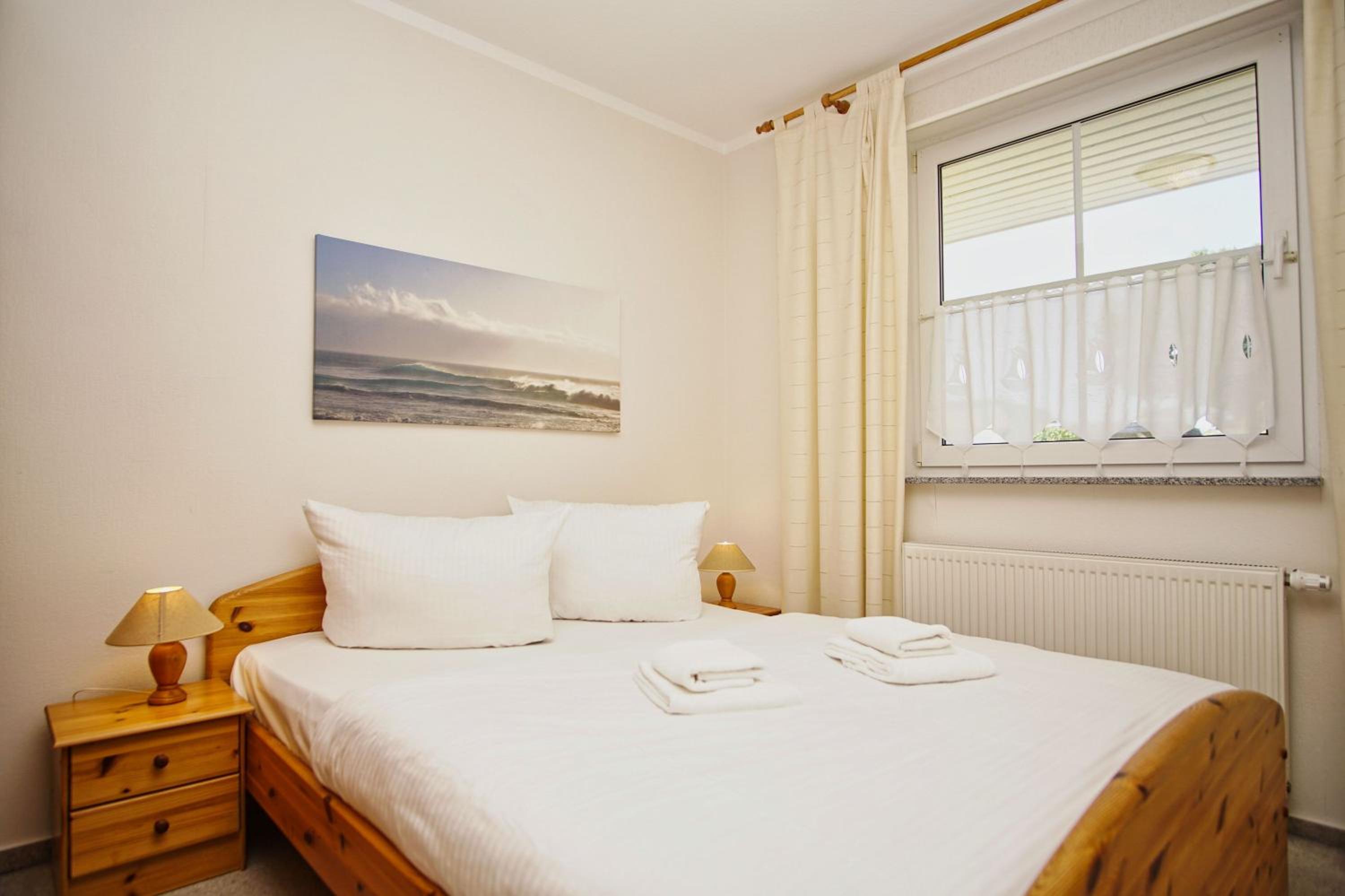 nah am Meer, ruhige Lage, gratis Nutzung vom AHOI Erlebnisbad und Sauna in Sellin - Haus Inselblick FeWo 02