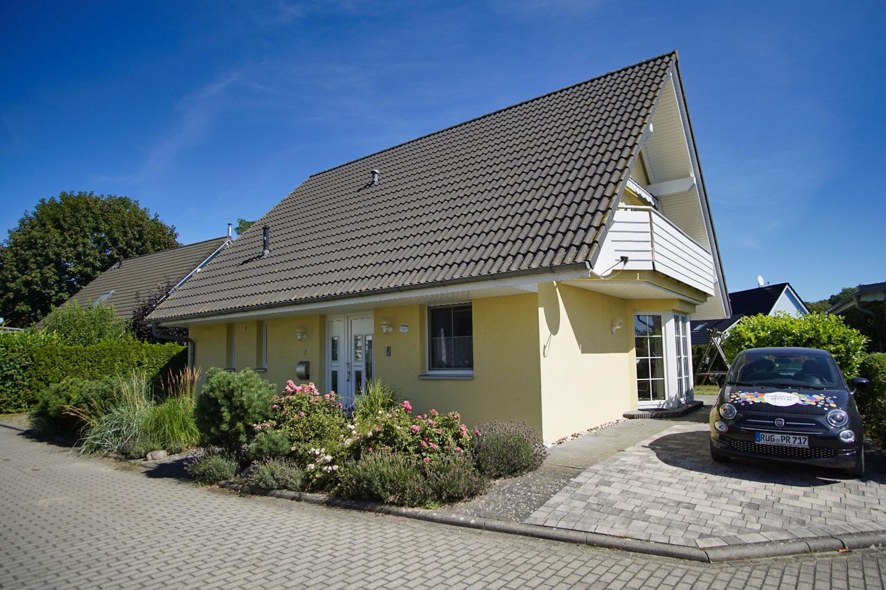 nah am Meer, ruhige Lage, gratis Nutzung vom AHOI Erlebnisbad und Sauna in Sellin - Haus Inselblick FeWo 01