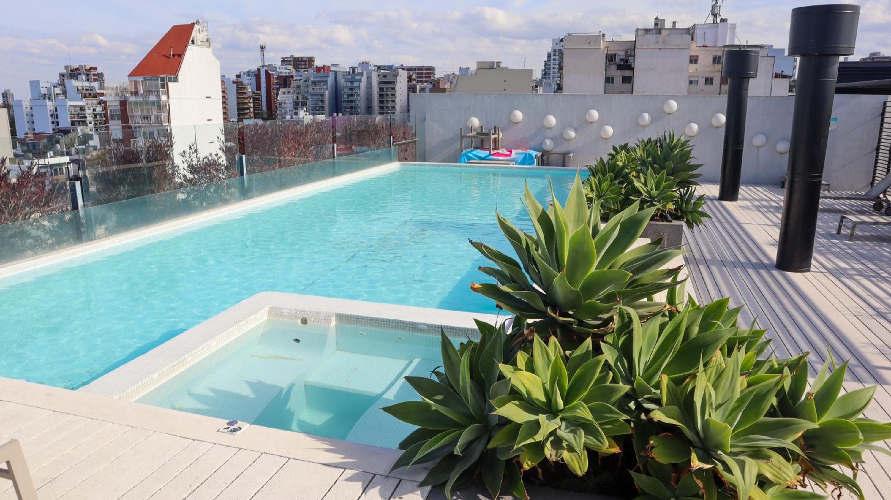 Lugar ideal con pileta , mucha vida alrededor