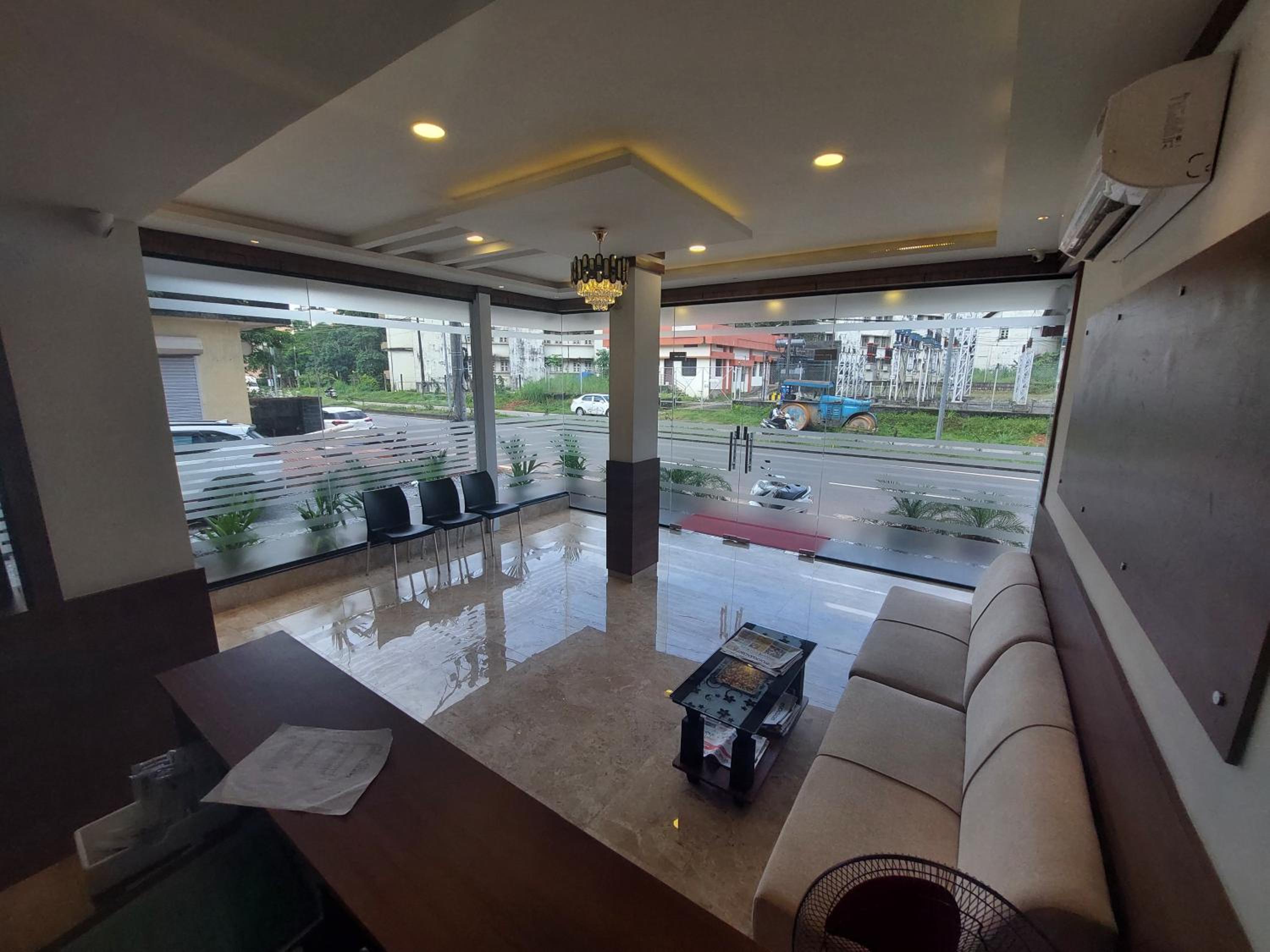 FOUR SQUARE COMFORTS view 4