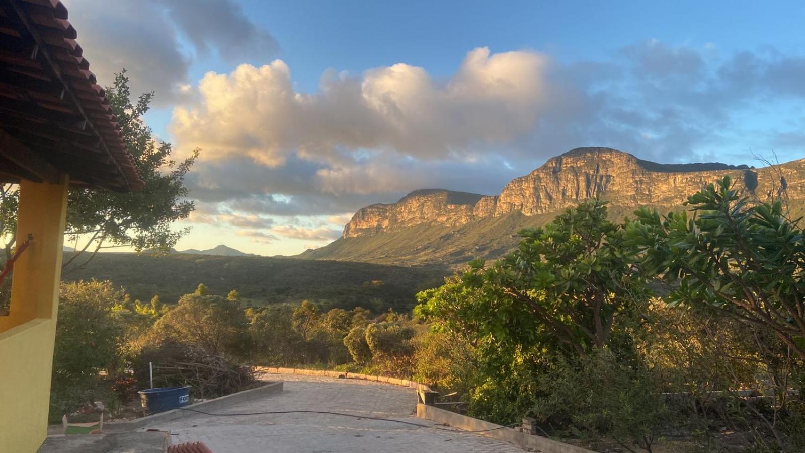 Casa Abaeté Refúgio Exclusivo com Hot Tub, Vista Serra e Acesso ao Vale do Pati