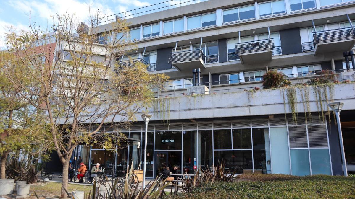 Hotel Lugar ideal con pileta , mucha vida alrededor - Image 1