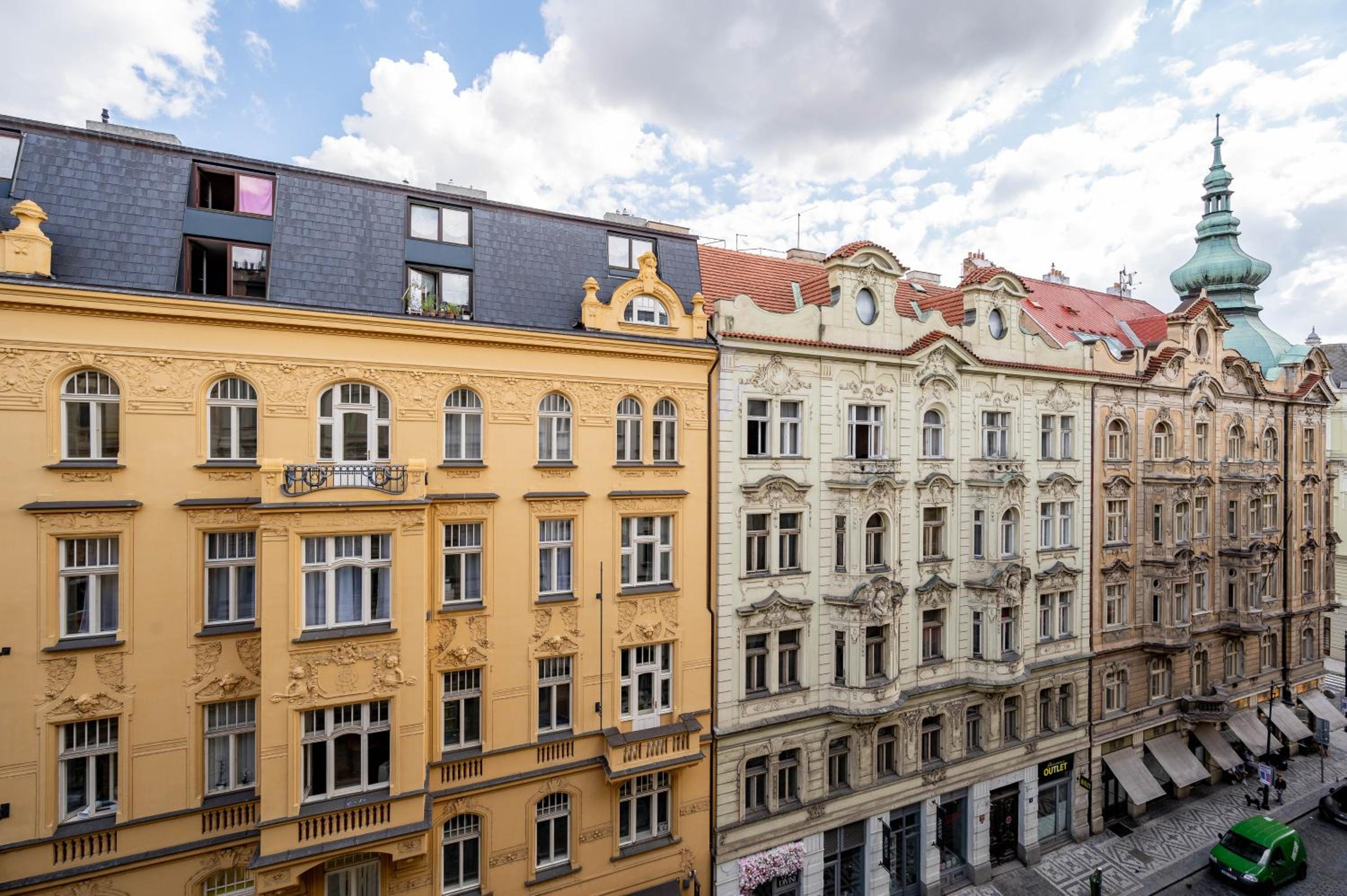 Prague Days - City Central One-bedroom Apartment right next to Old Town Square