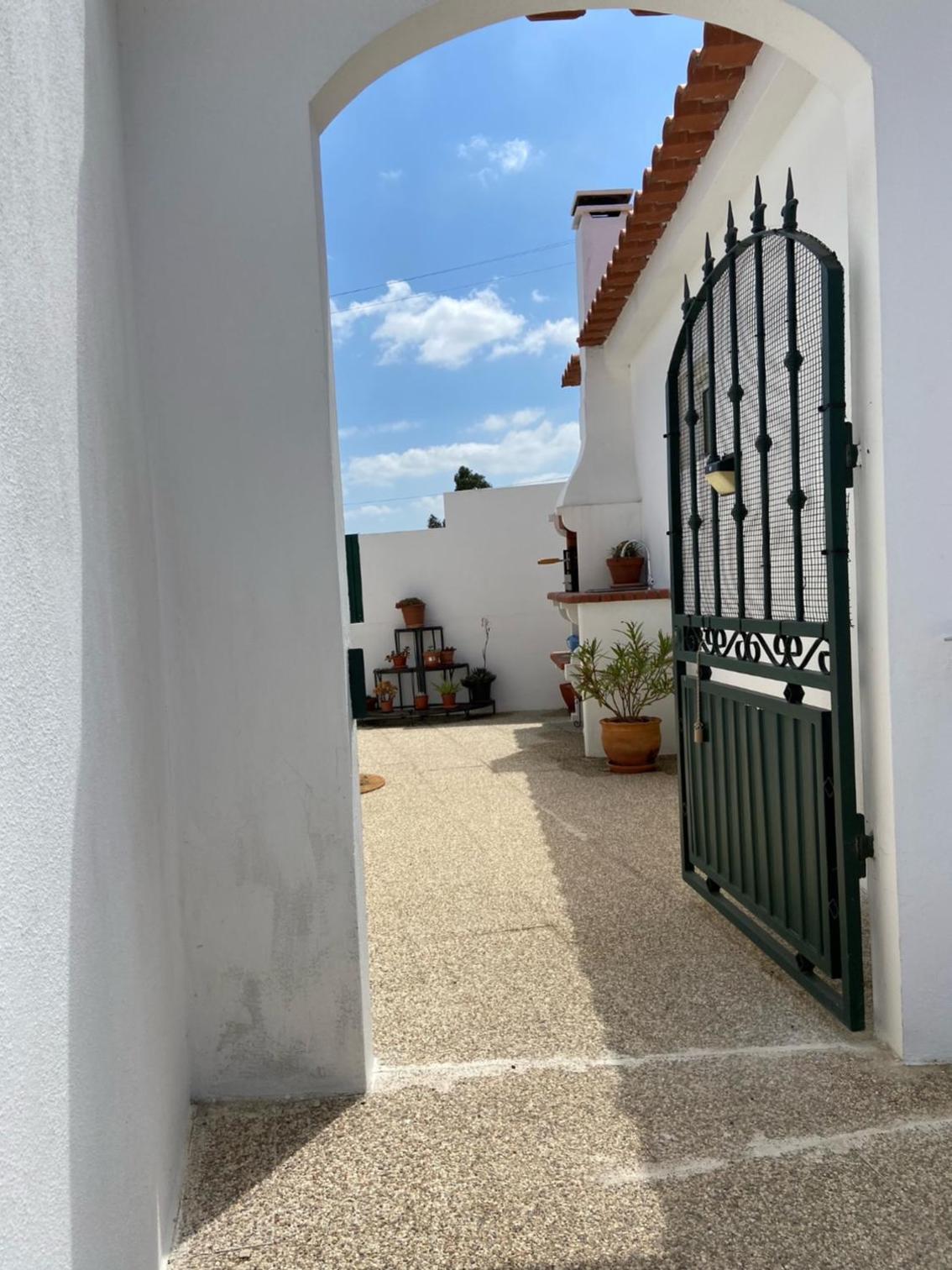 Casa do Canto - Uma casa no campo, perto da praia.