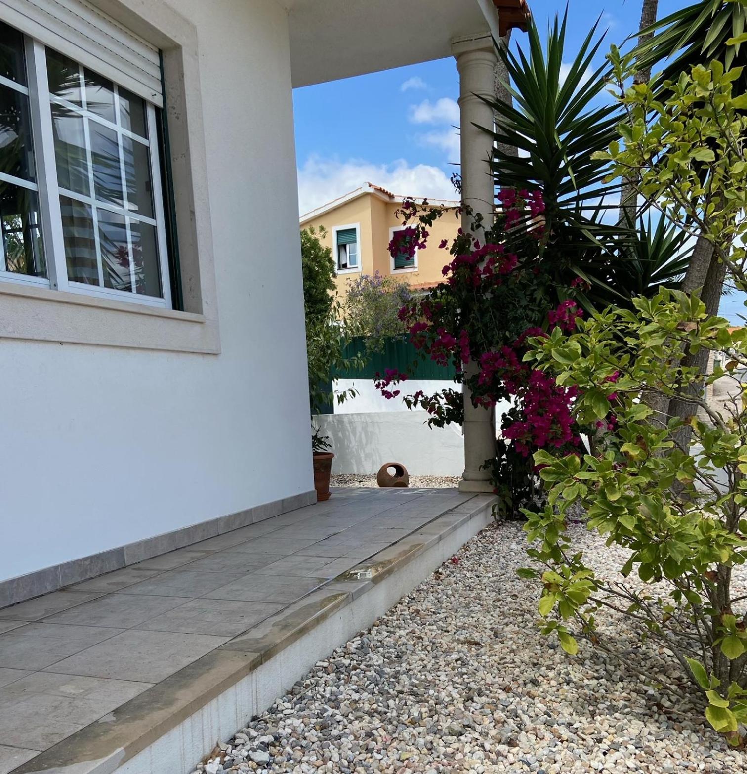 Casa do Canto - Uma casa no campo, perto da praia.