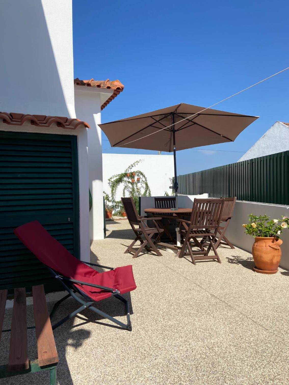 Casa do Canto - Uma casa no campo, perto da praia.