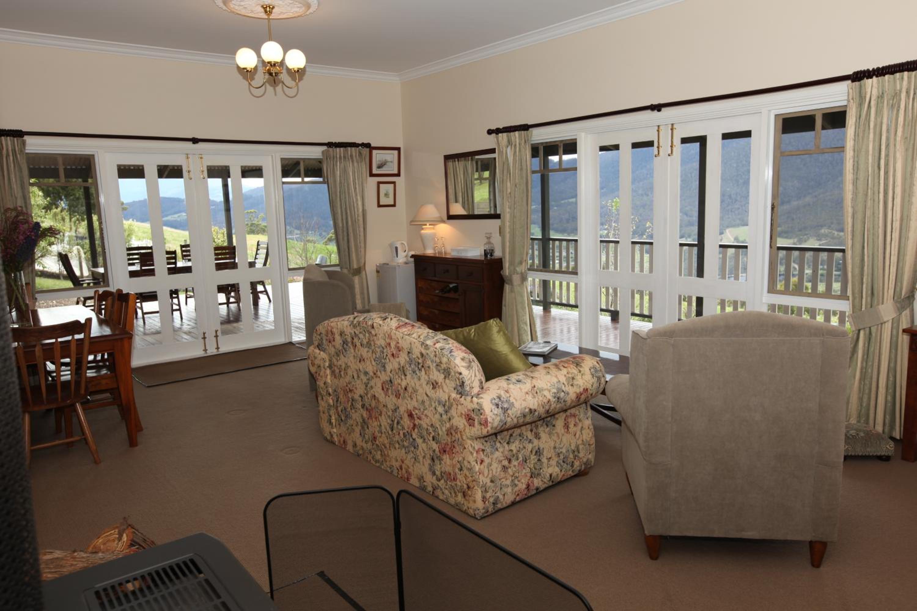 House on the Hill Bed and Breakfast
