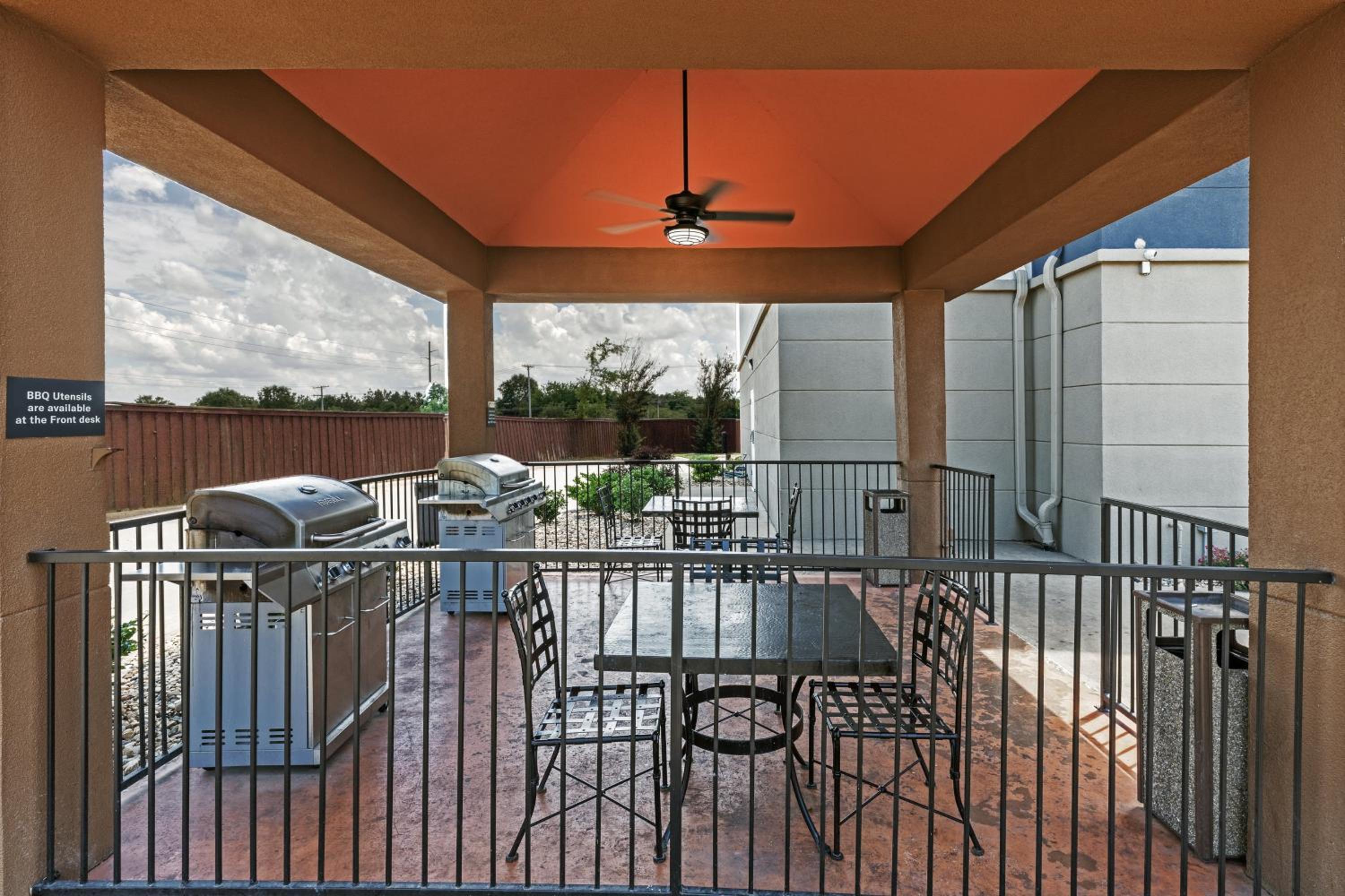 Mount Pleasant Vacations - Candlewood Suites Mount Pleasant, an IHG Hotel - Property Image 85